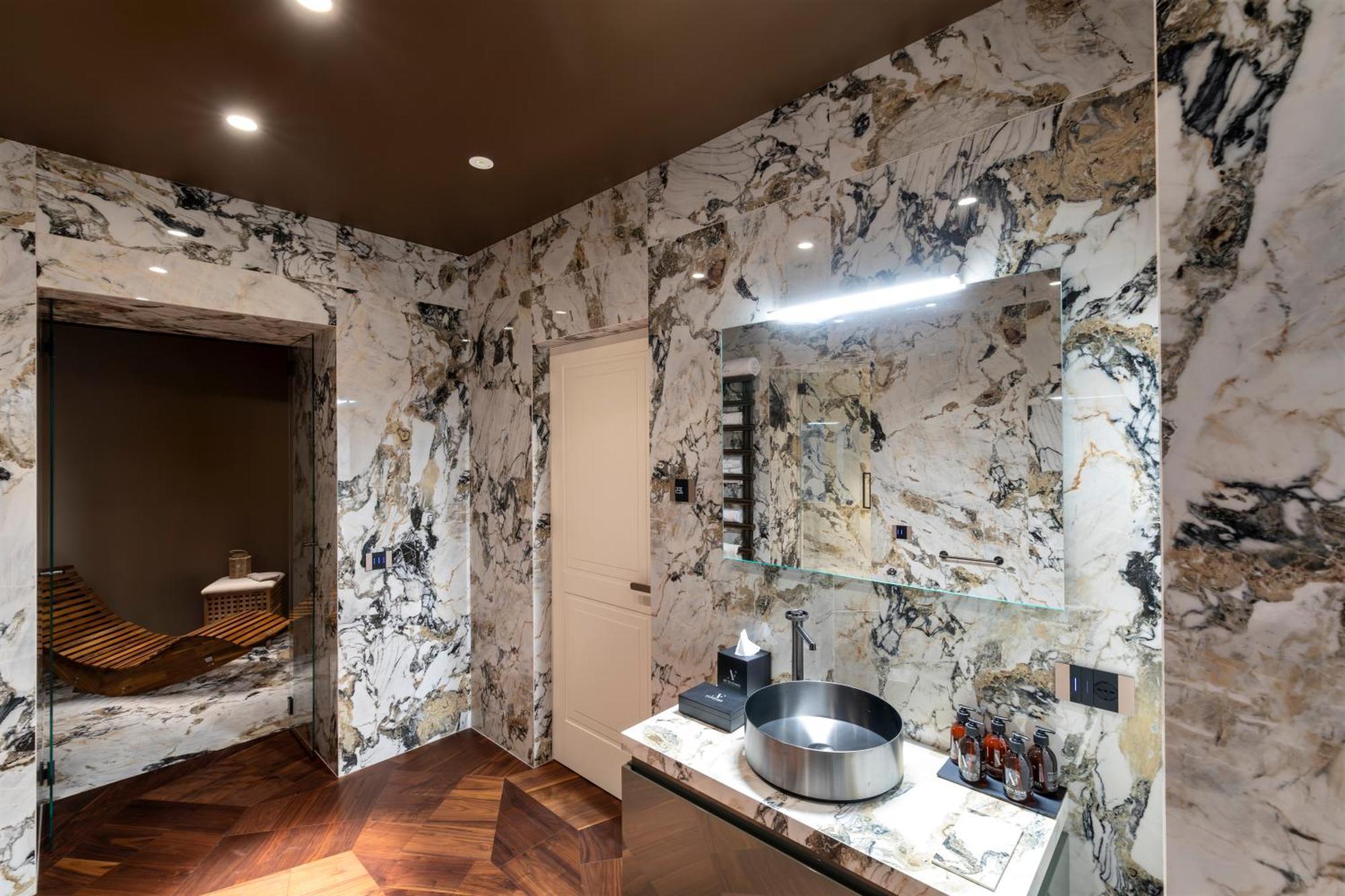 Three-Bedroom Suite,1612860506:JPEG