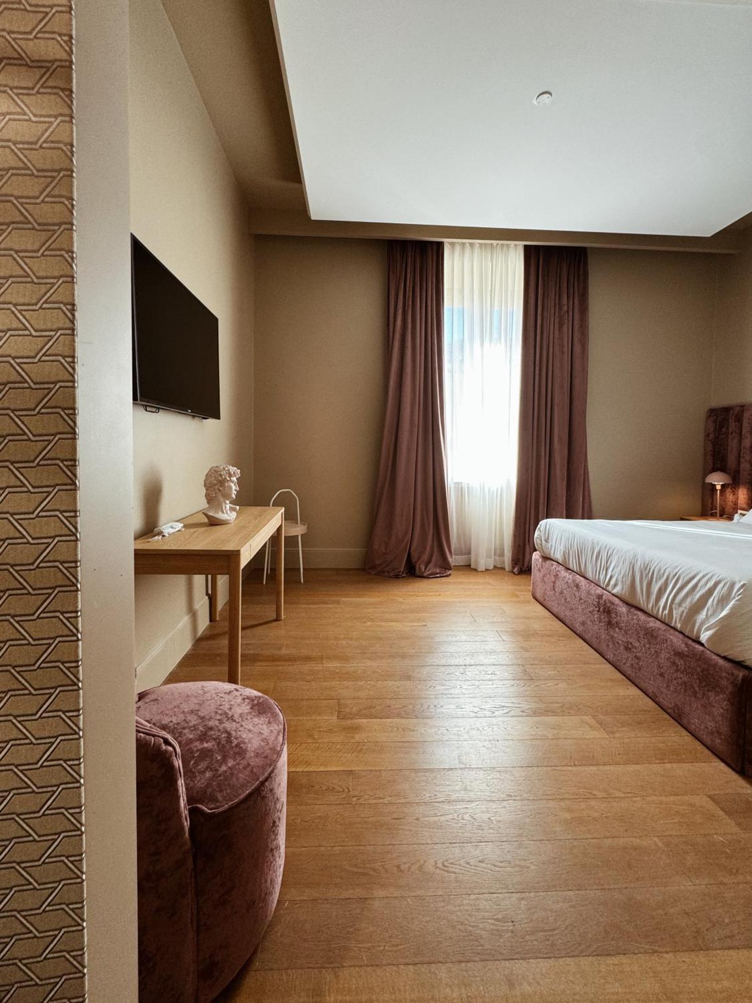 Superior King Room,1613908512:JPEG