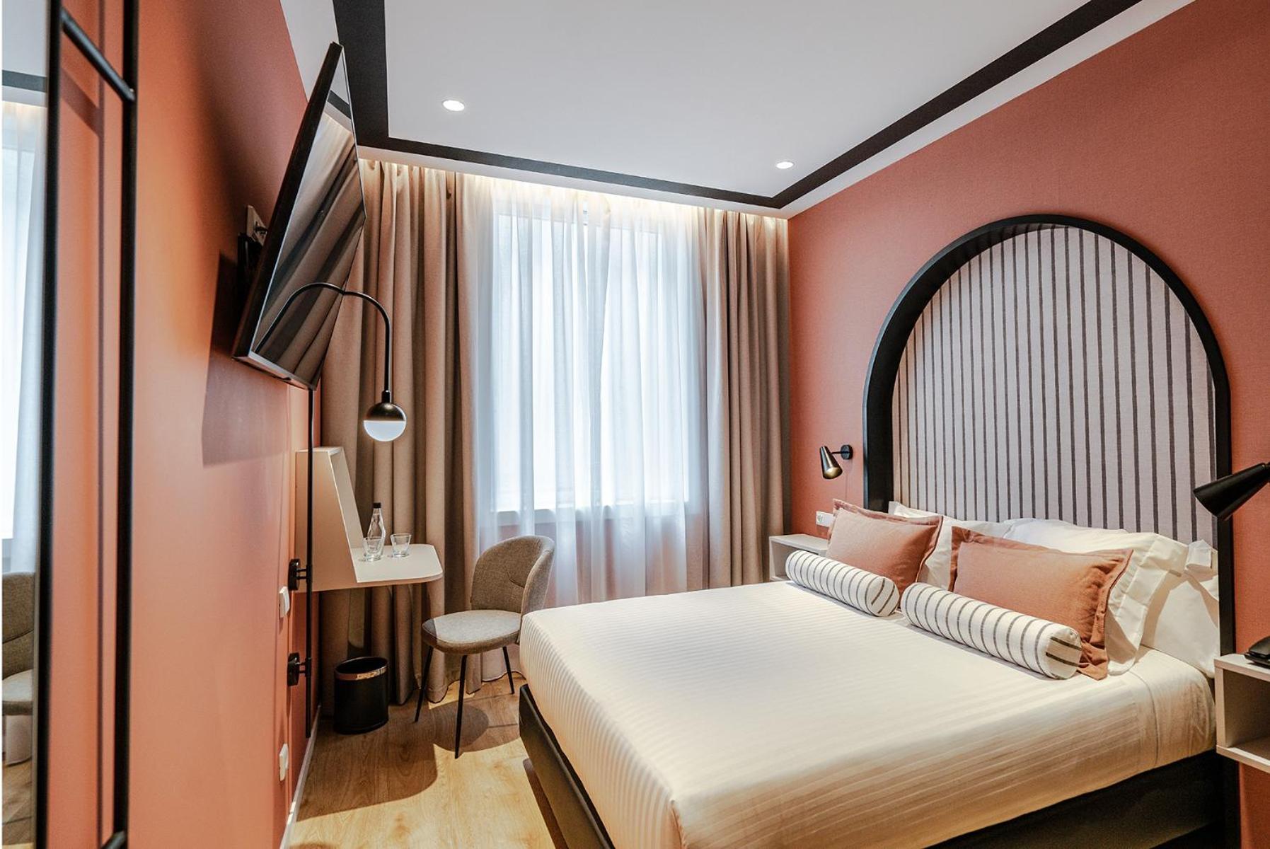 Petite Double Room