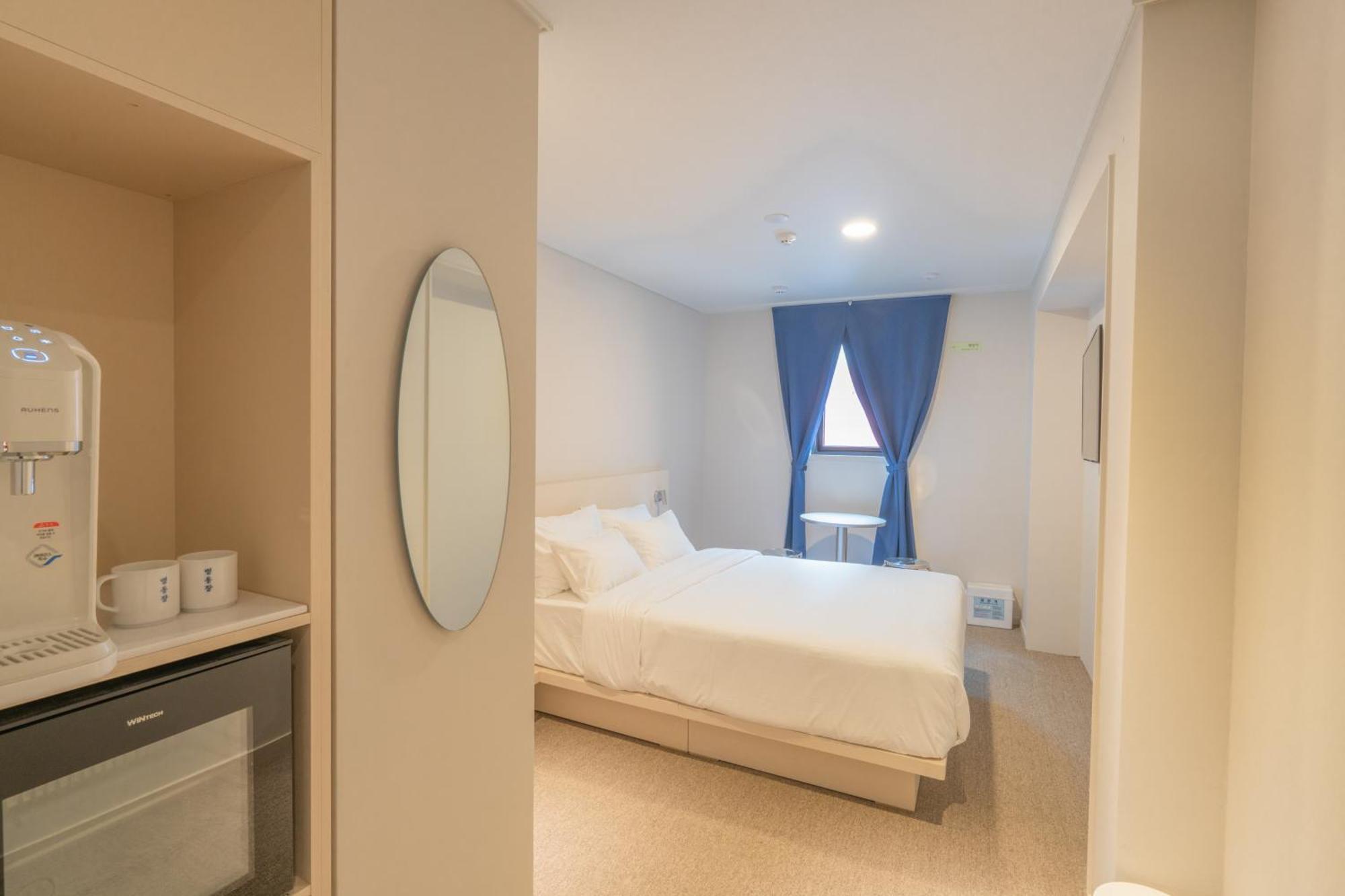 Deluxe Double Room with Shower