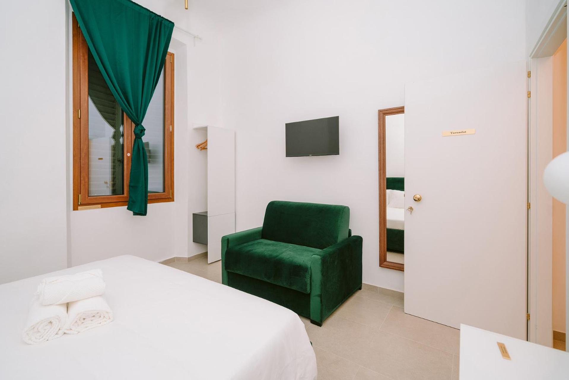 Double Room Private External Bathroom