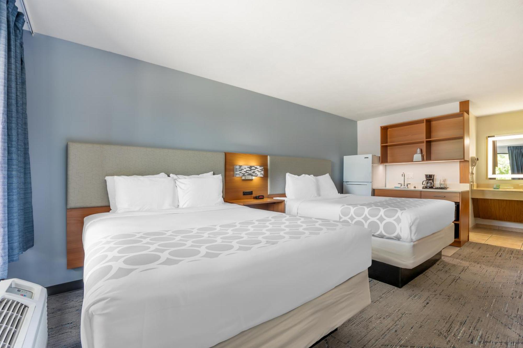 Efficiency Queen Room with Two Queen Beds - Non-Smoking