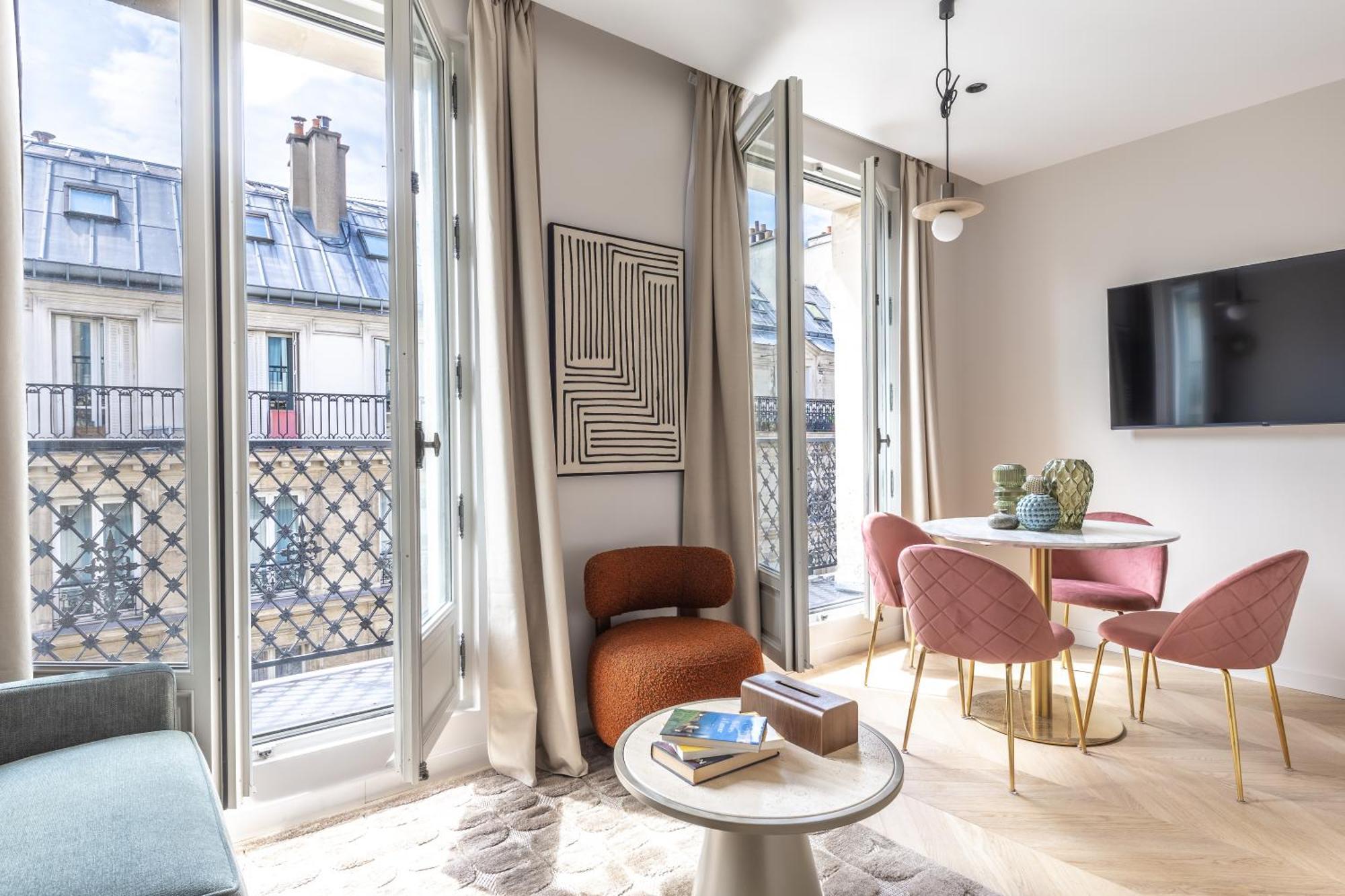 Superior Apartment with City View