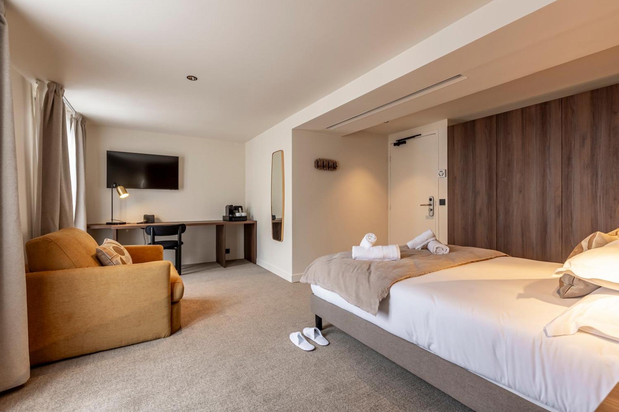 Junior Suite with Balcony