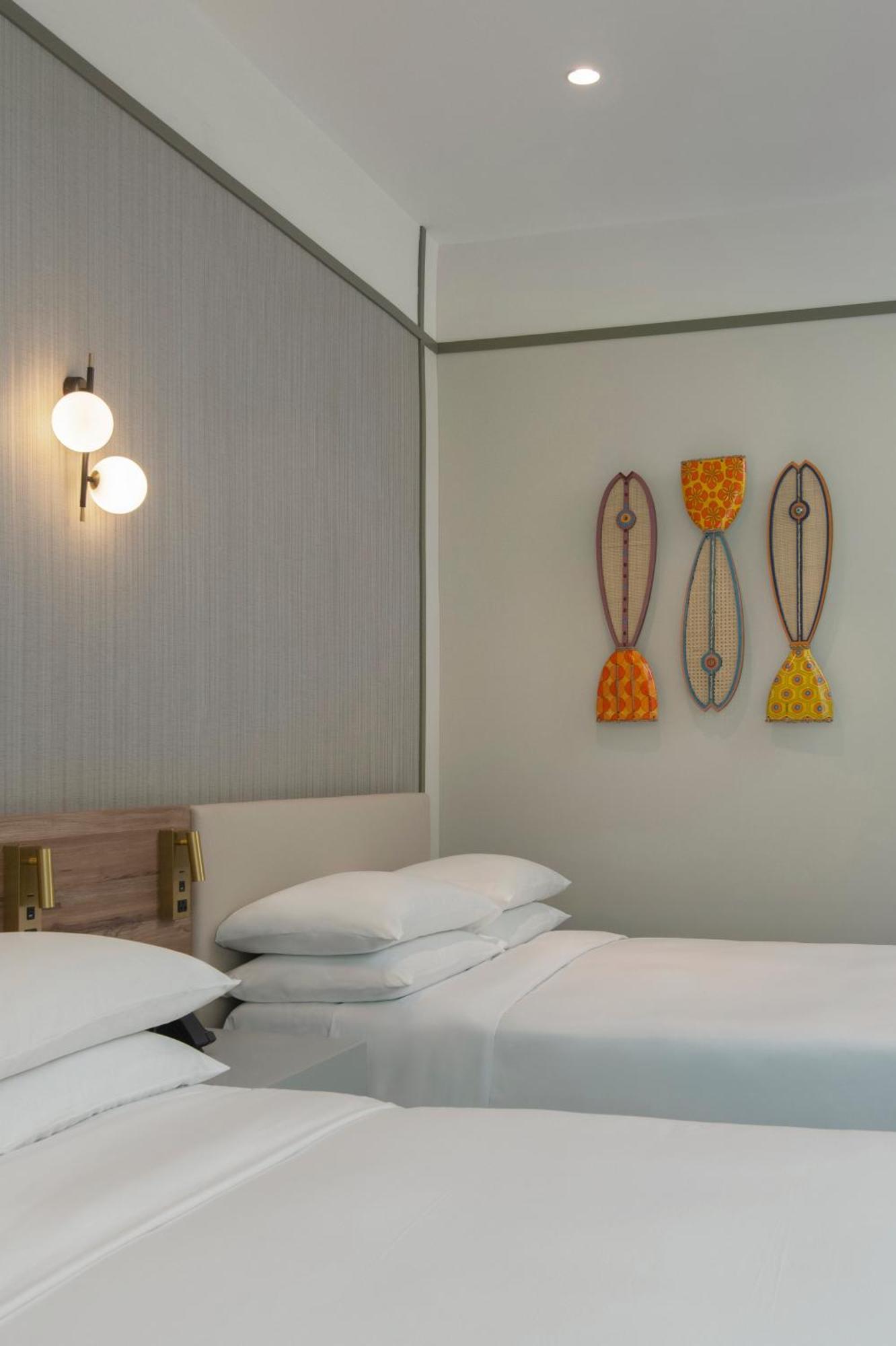 Deluxe Room with Two Double Beds - High Floor