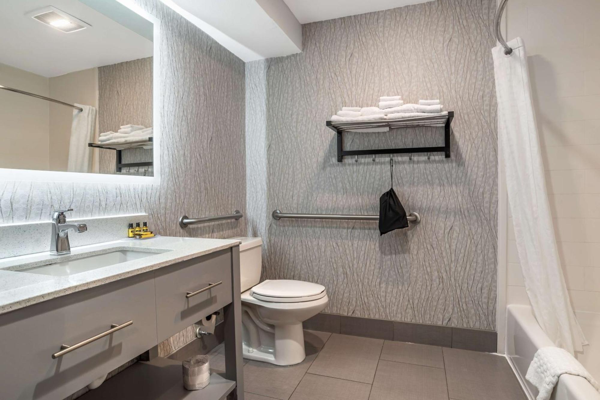 Queen Room with Two Queen Beds - Disability Access/Non-Smoking