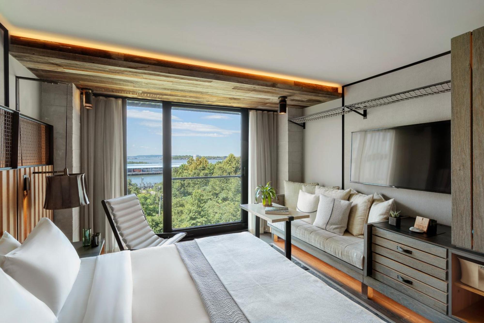 Deluxe King Room Statue of Liberty