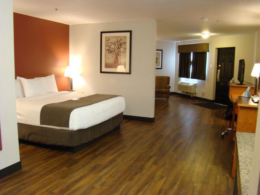 Junior King Suite