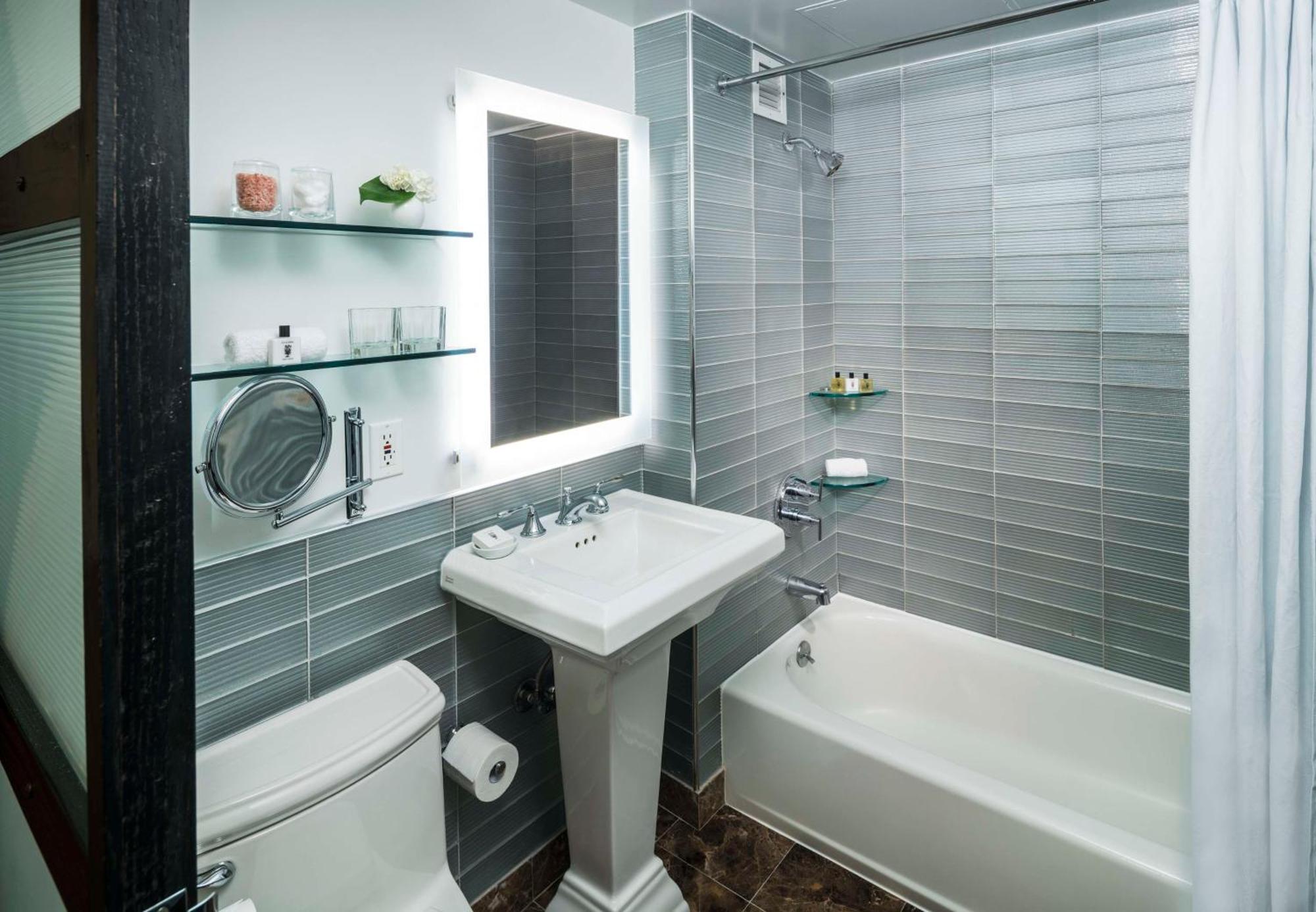 King Room Accessible Tub Disability Access