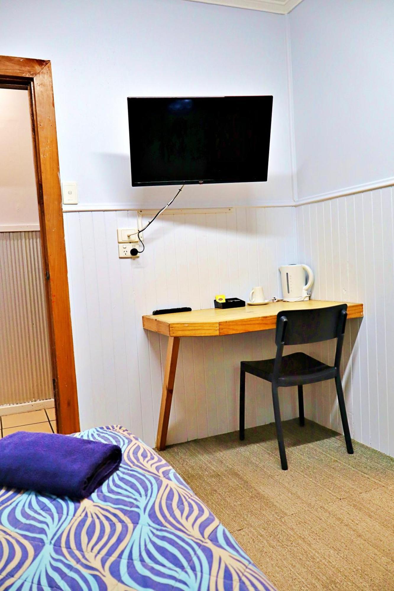 Basic Single Room with Shared Bathroom