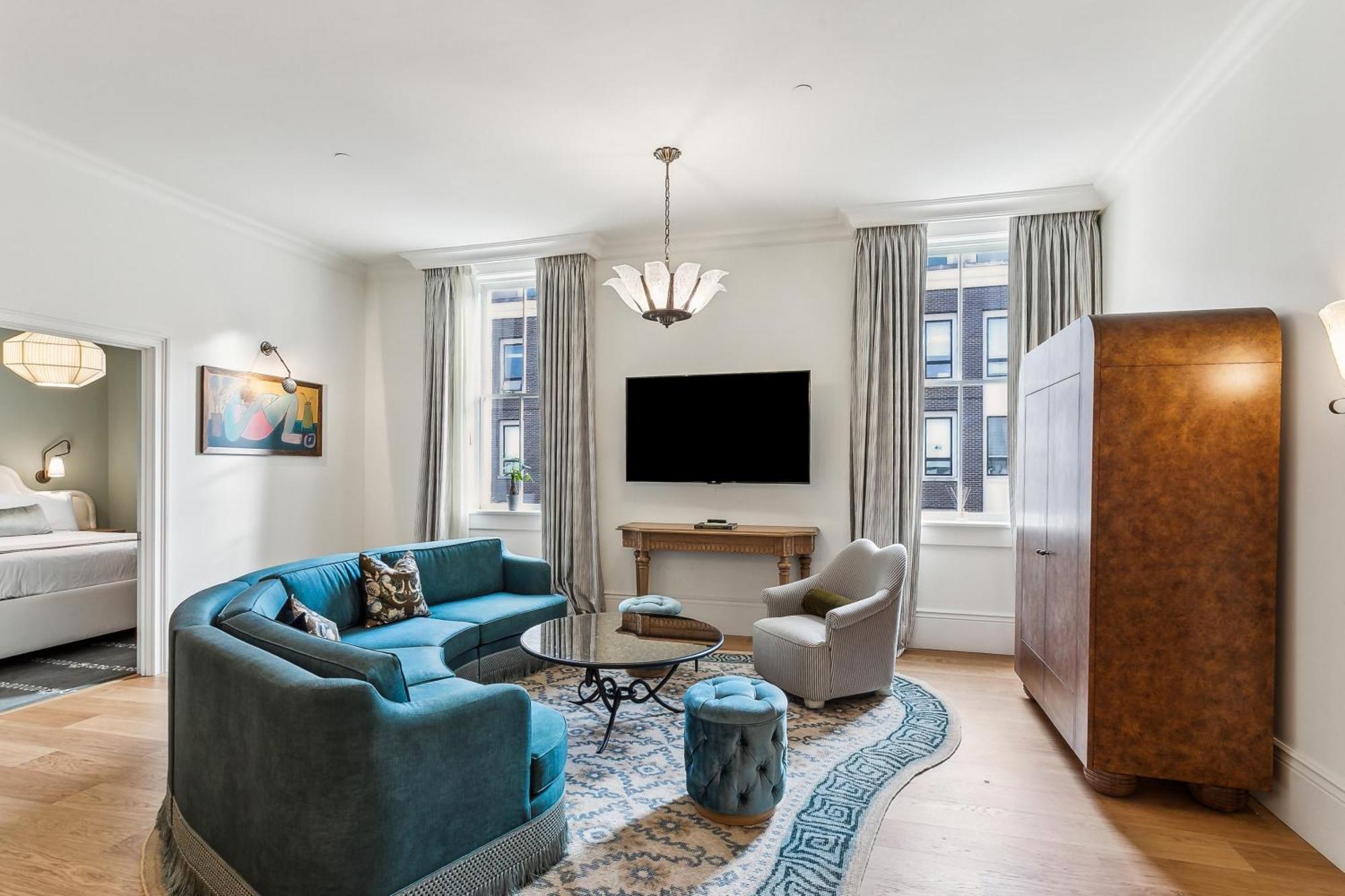 Four-Bedroom Standard Apartment