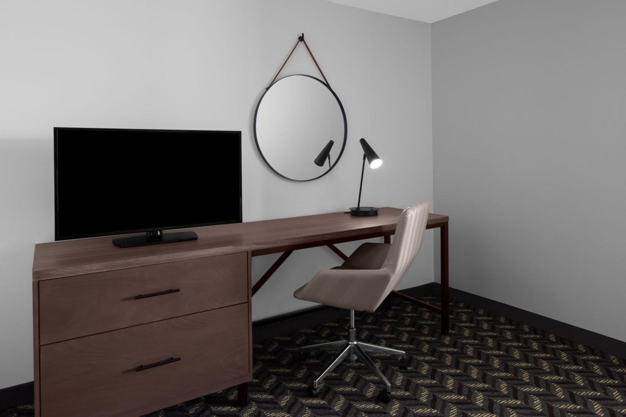 One-Bedroom King Suite Sofa Bed,1629395221:JPEG