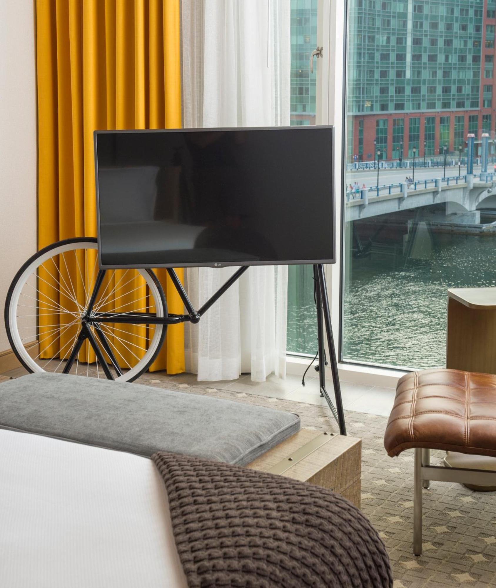 Deluxe King Room with City View,1643181886:JPEG