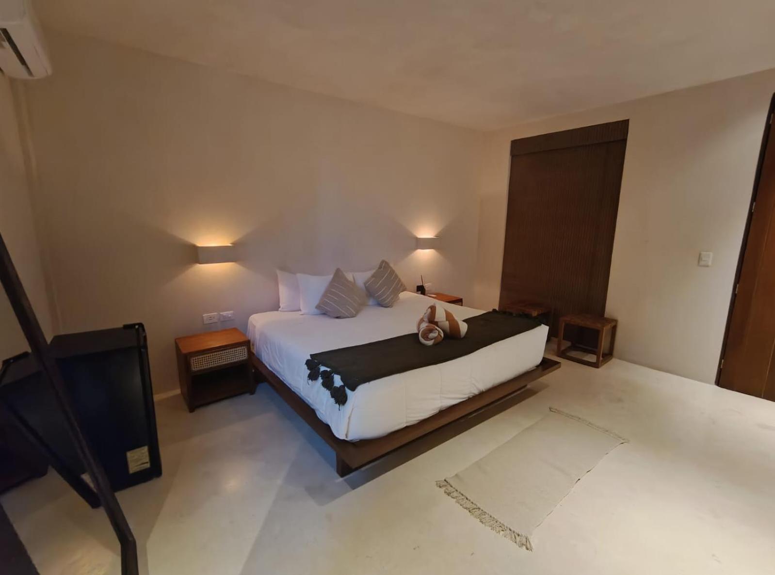 Deluxe King Room,1631393719:JPEG