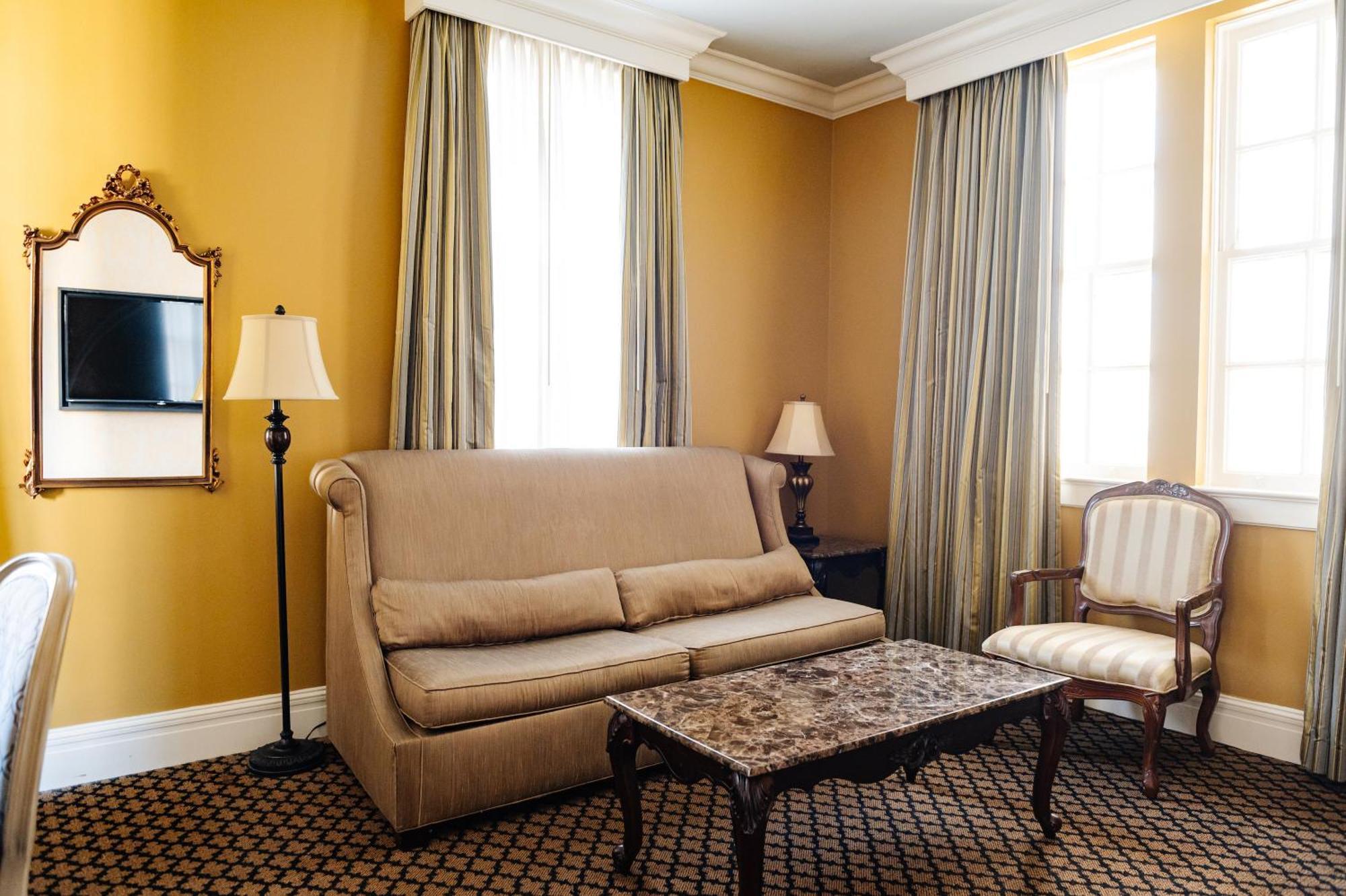 King Suite 24 or 7 Front Desk,1632237309:JPEG