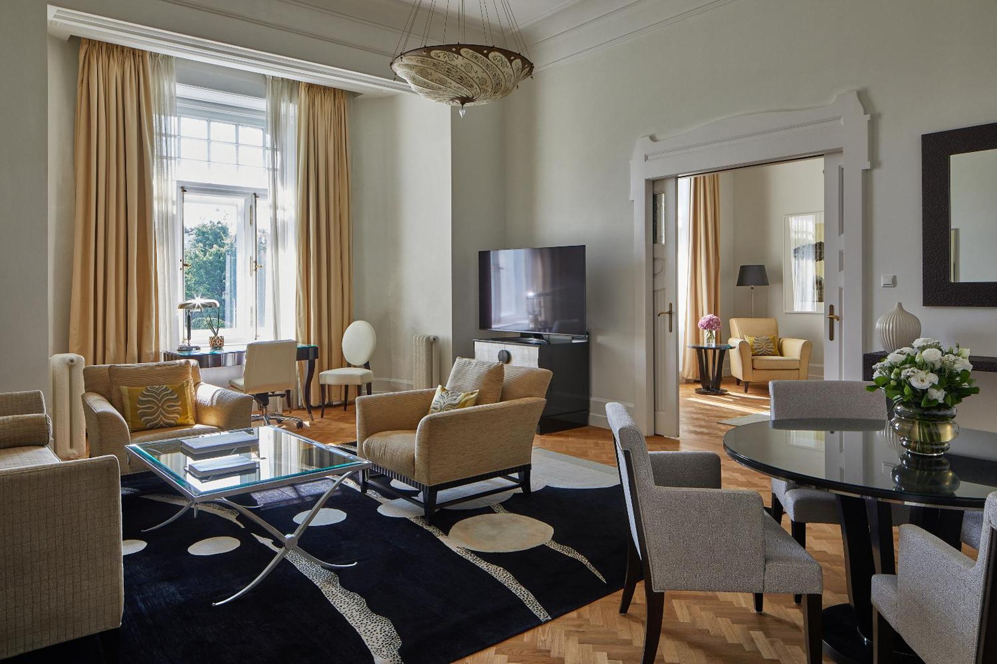 Chain Bridge One Bedroom Suite,1632256173:JPEG