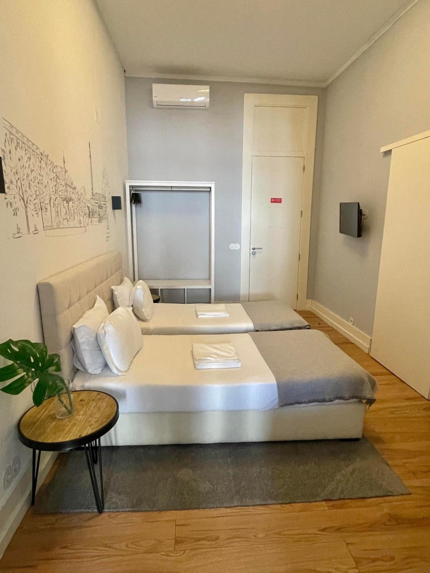 Deluxe Triple Room Private Bathroom