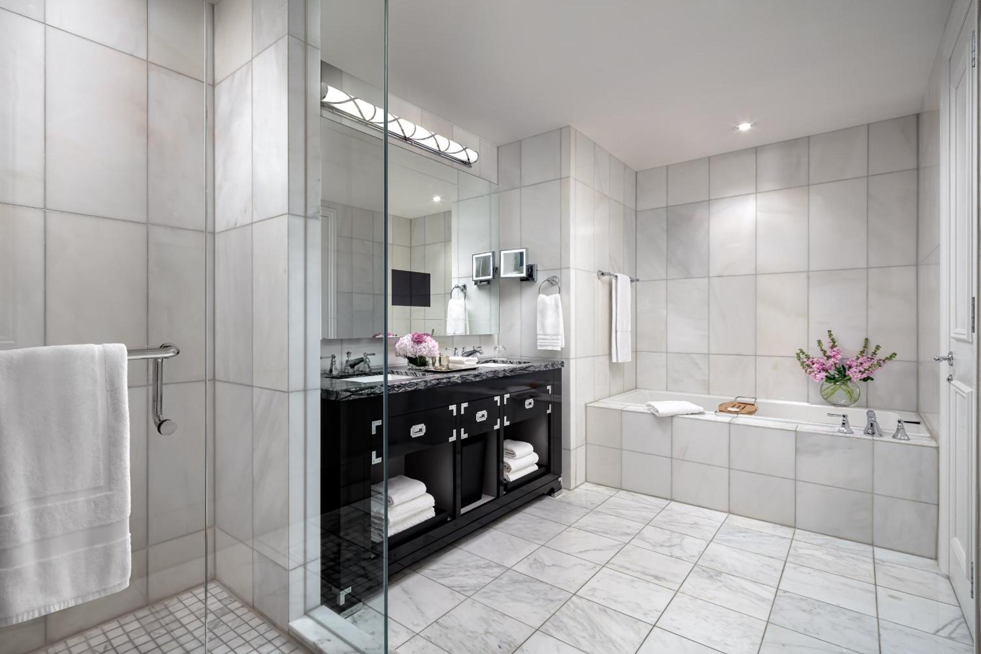 Two Bedroom Deluxe Suite, 2 Bedroom Suite, City view