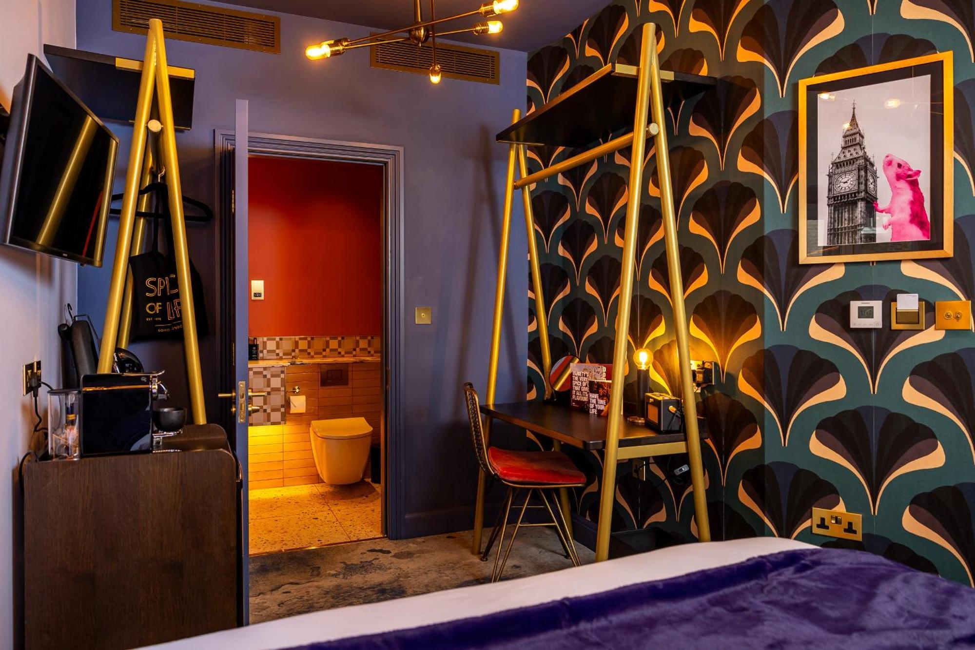 Deluxe King Room