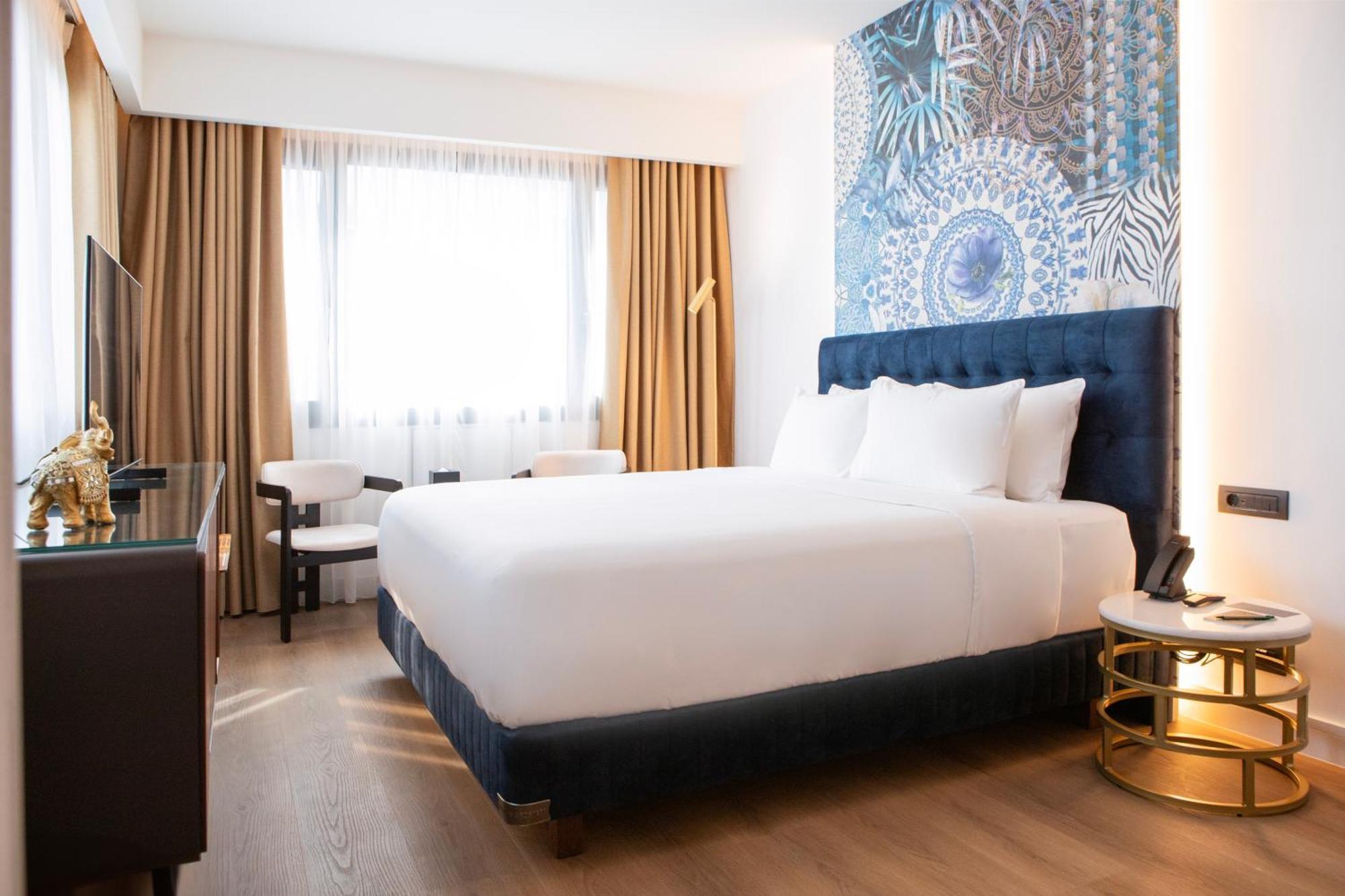 Suite with City View
