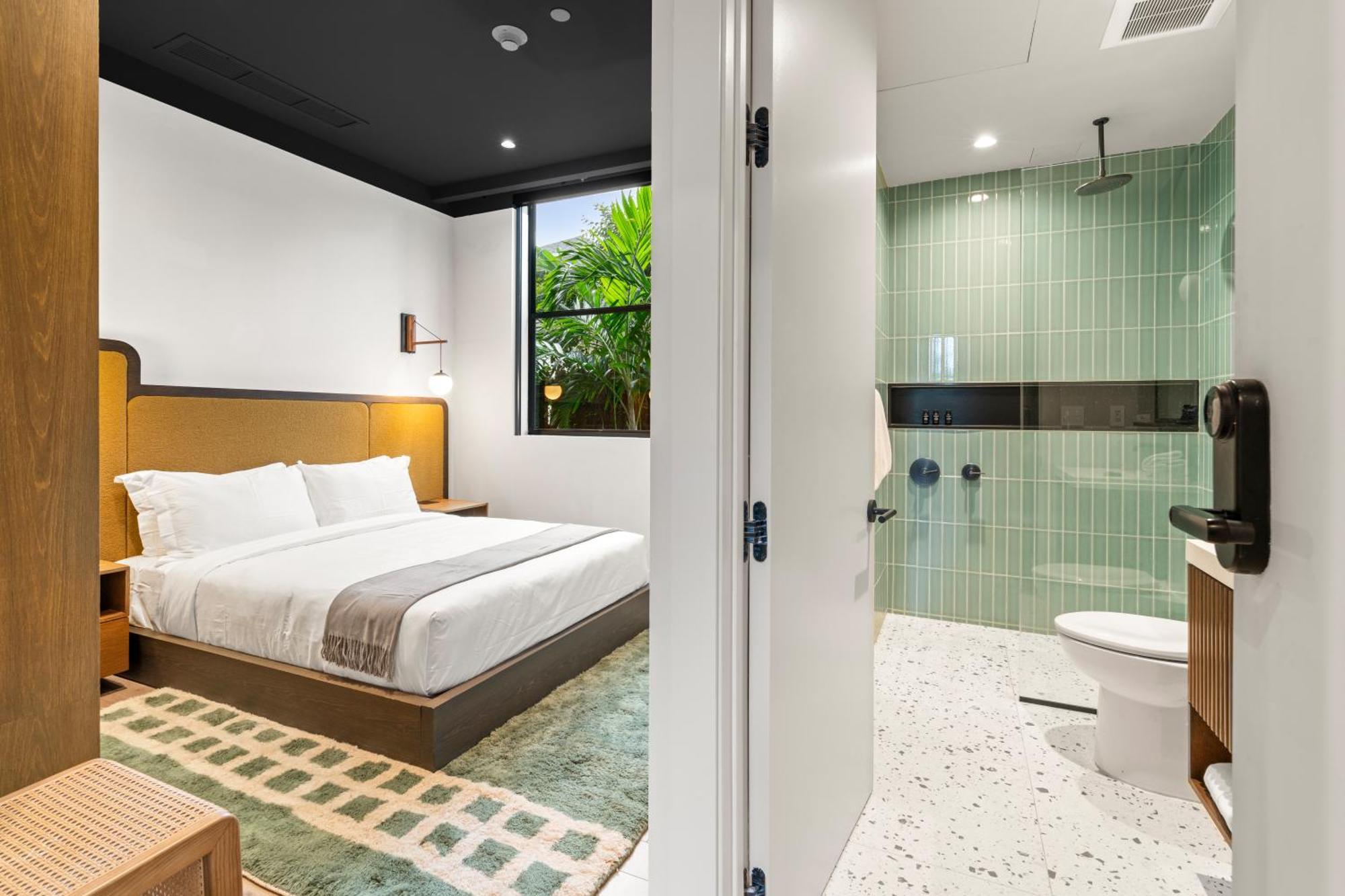 Deluxe Queen Room
