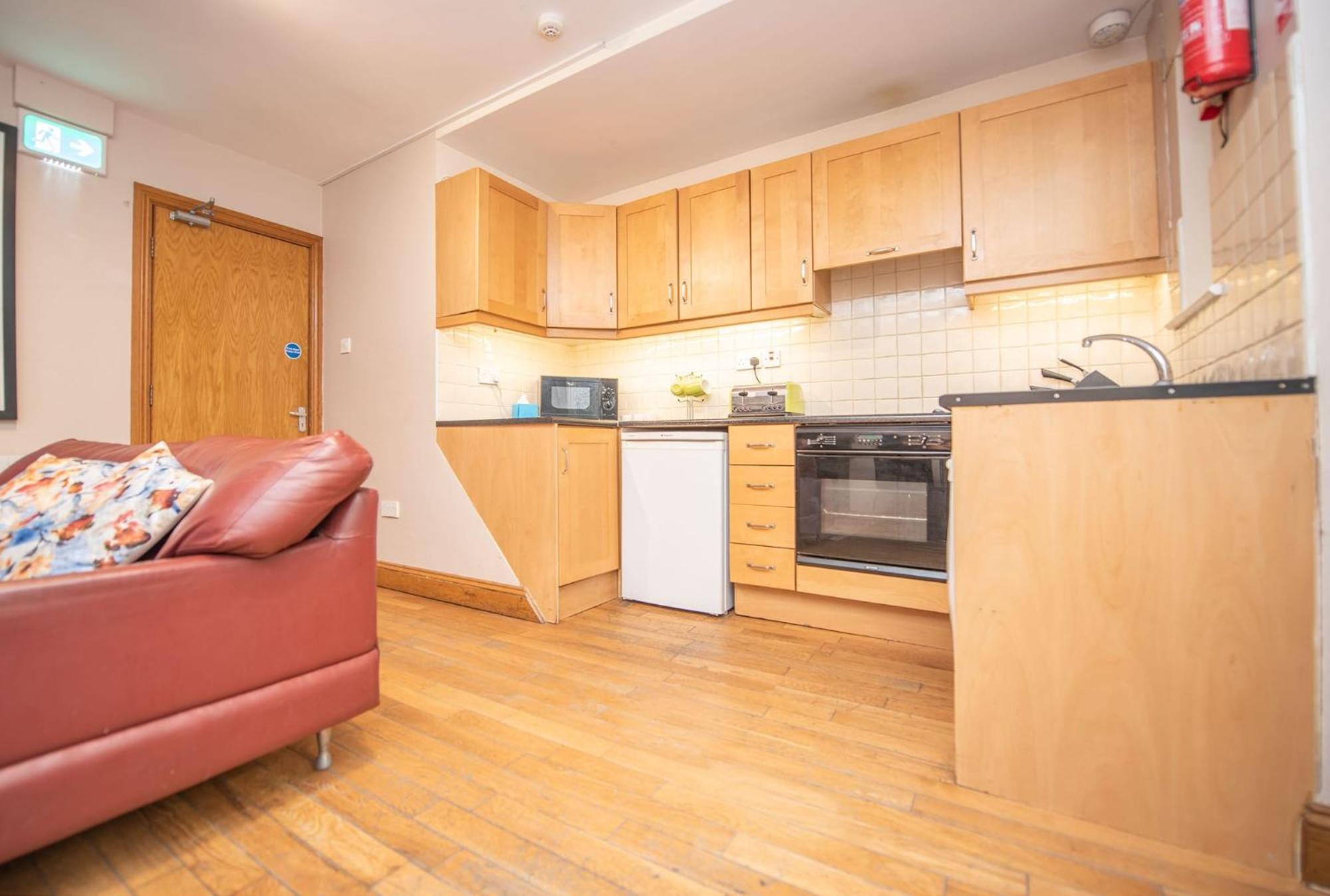 Double Room,1637282766:JPEG