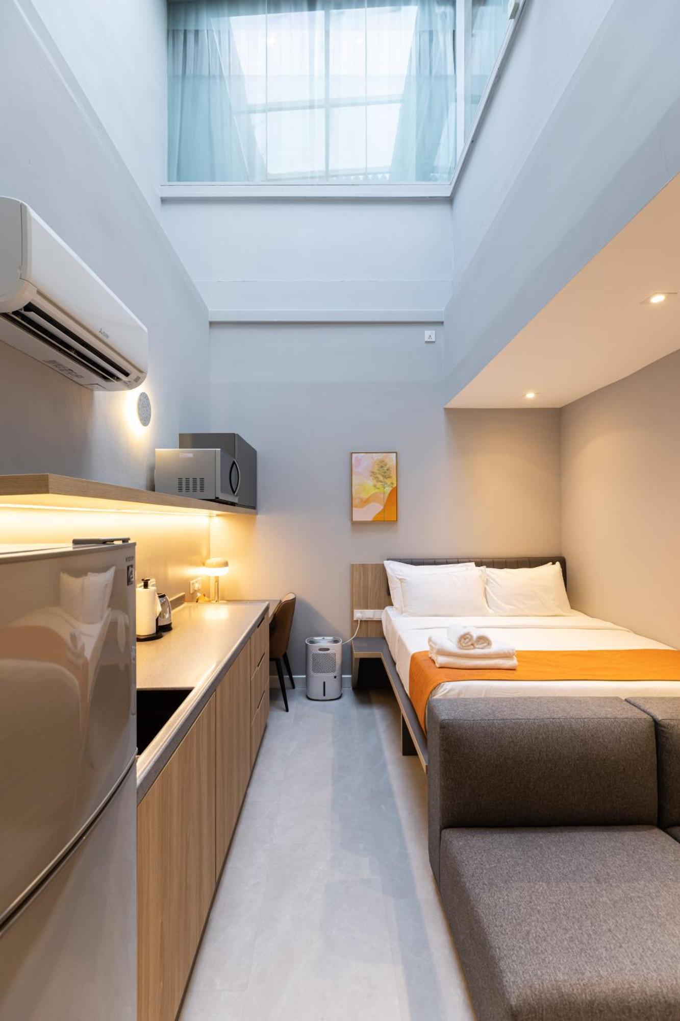 Studio (Skylight)