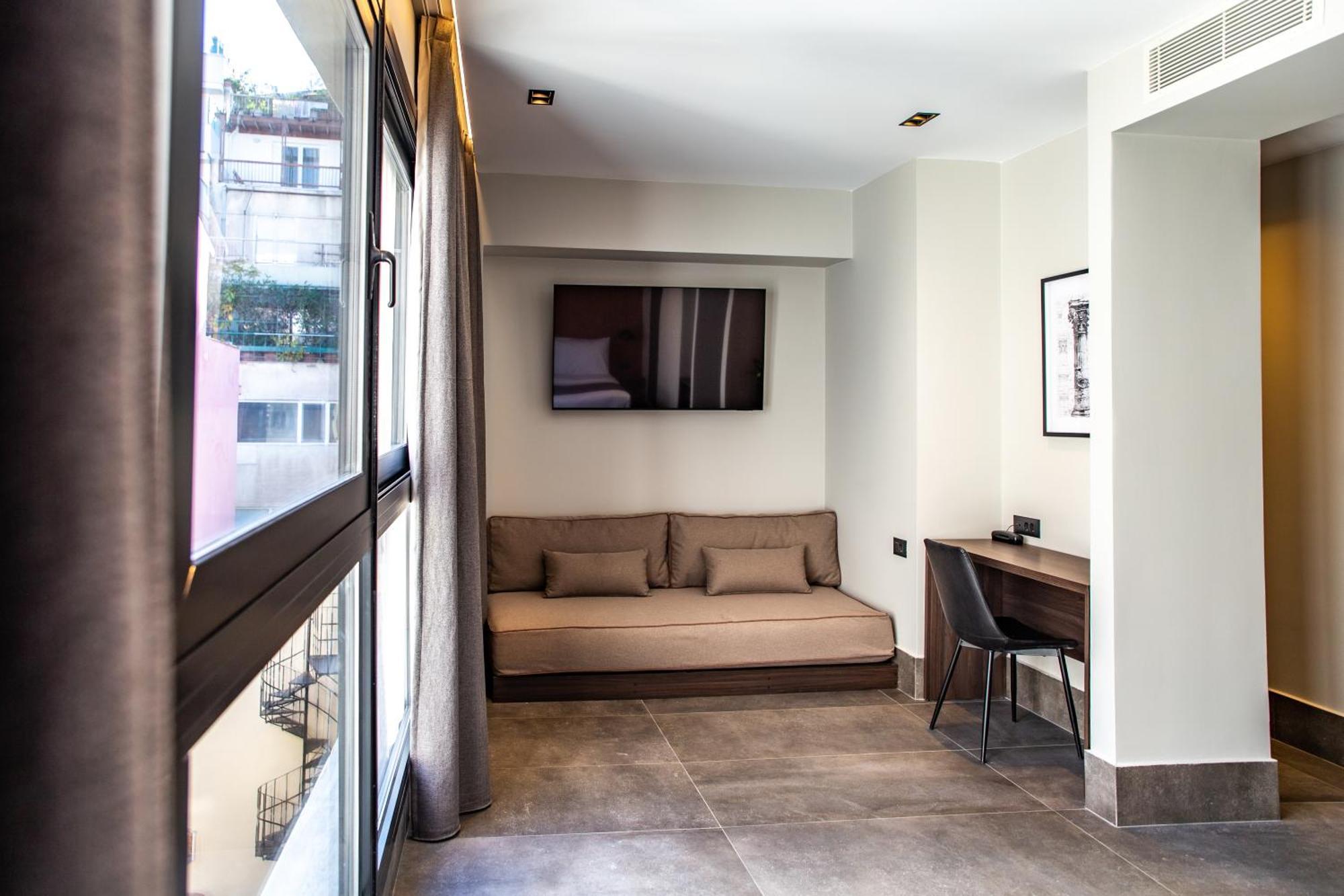 Superior Urban View Suite