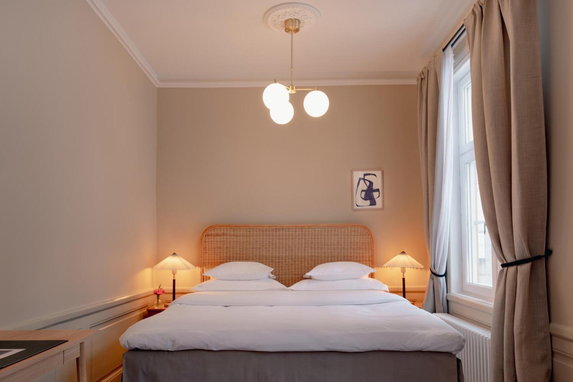 Superior King Room with Park View