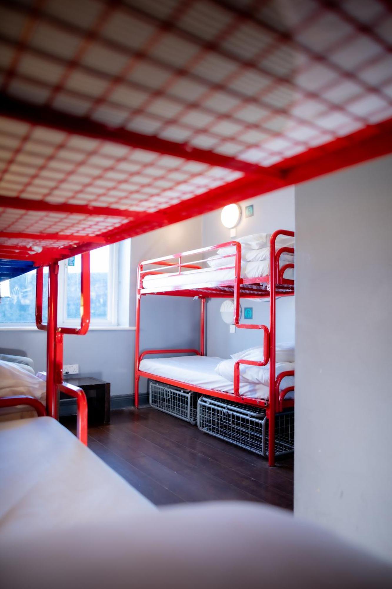 Single Bed in Mixed Dormitory Room