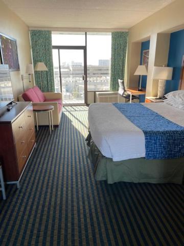 King Room Balcony Partial Ocean View Non-Smoking,1707831335:JPEG