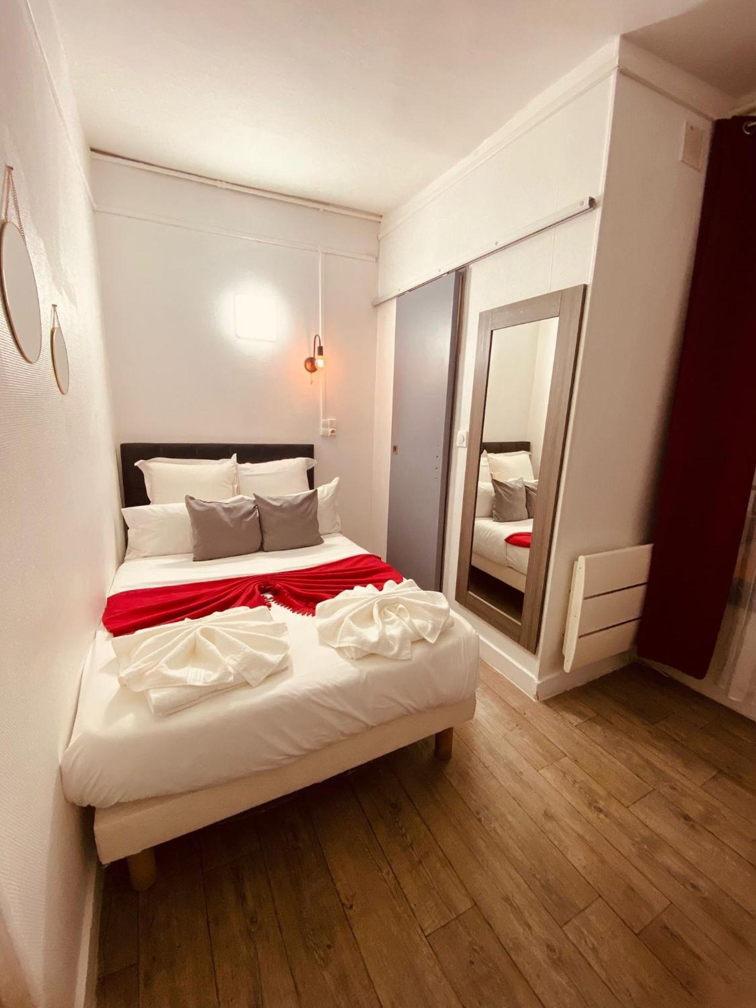 Double Room with Shared Toilet