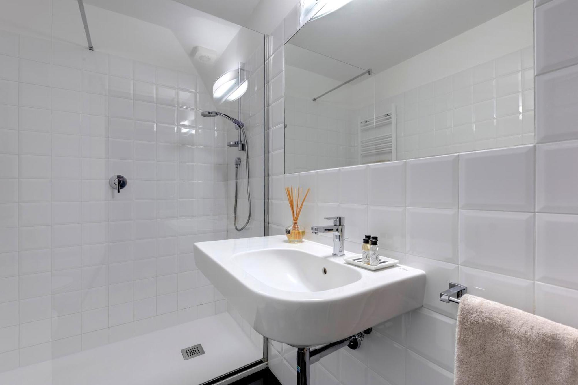 Double Room Private Bathroom