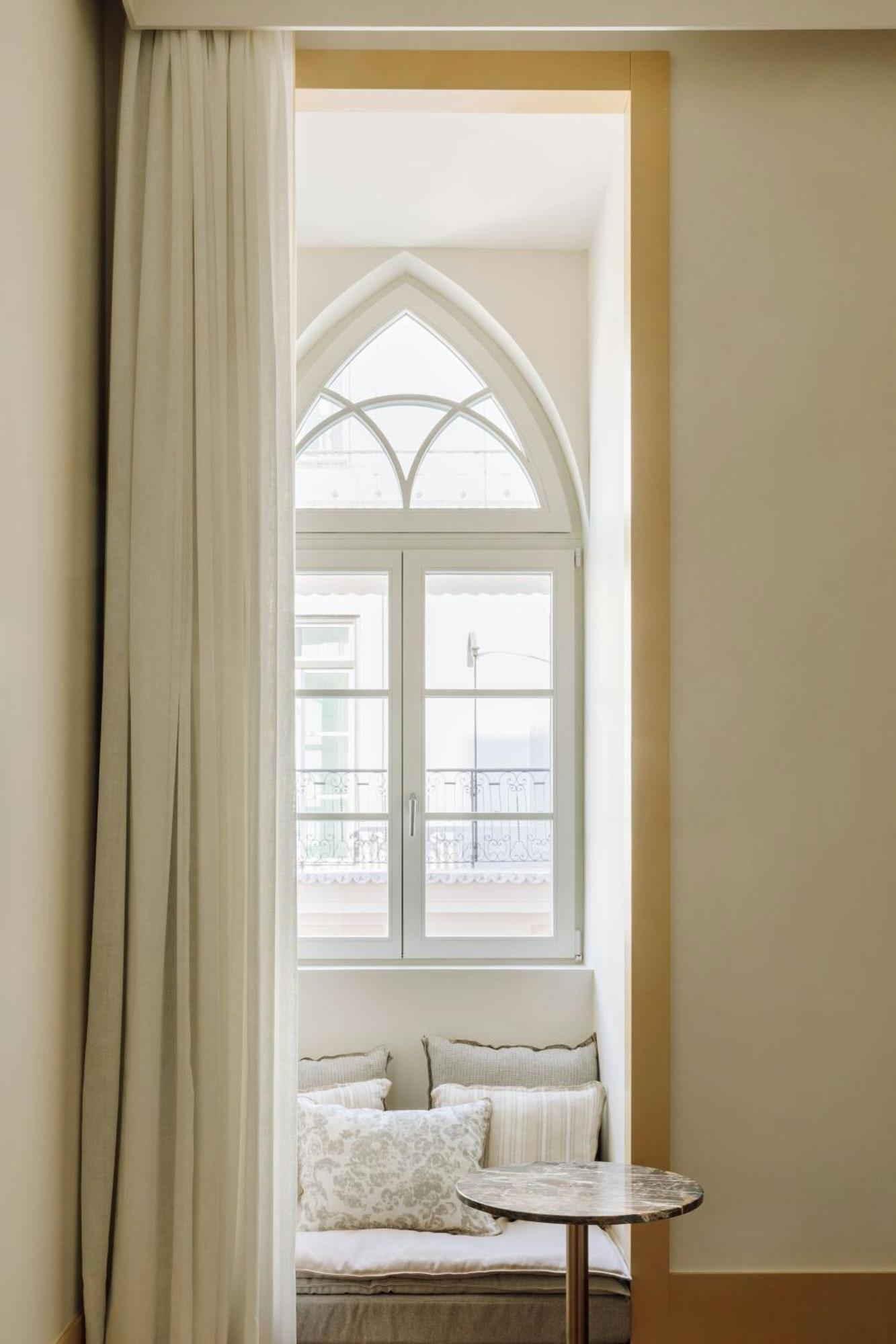 Suite 1 King Sofa bed City view Balcony