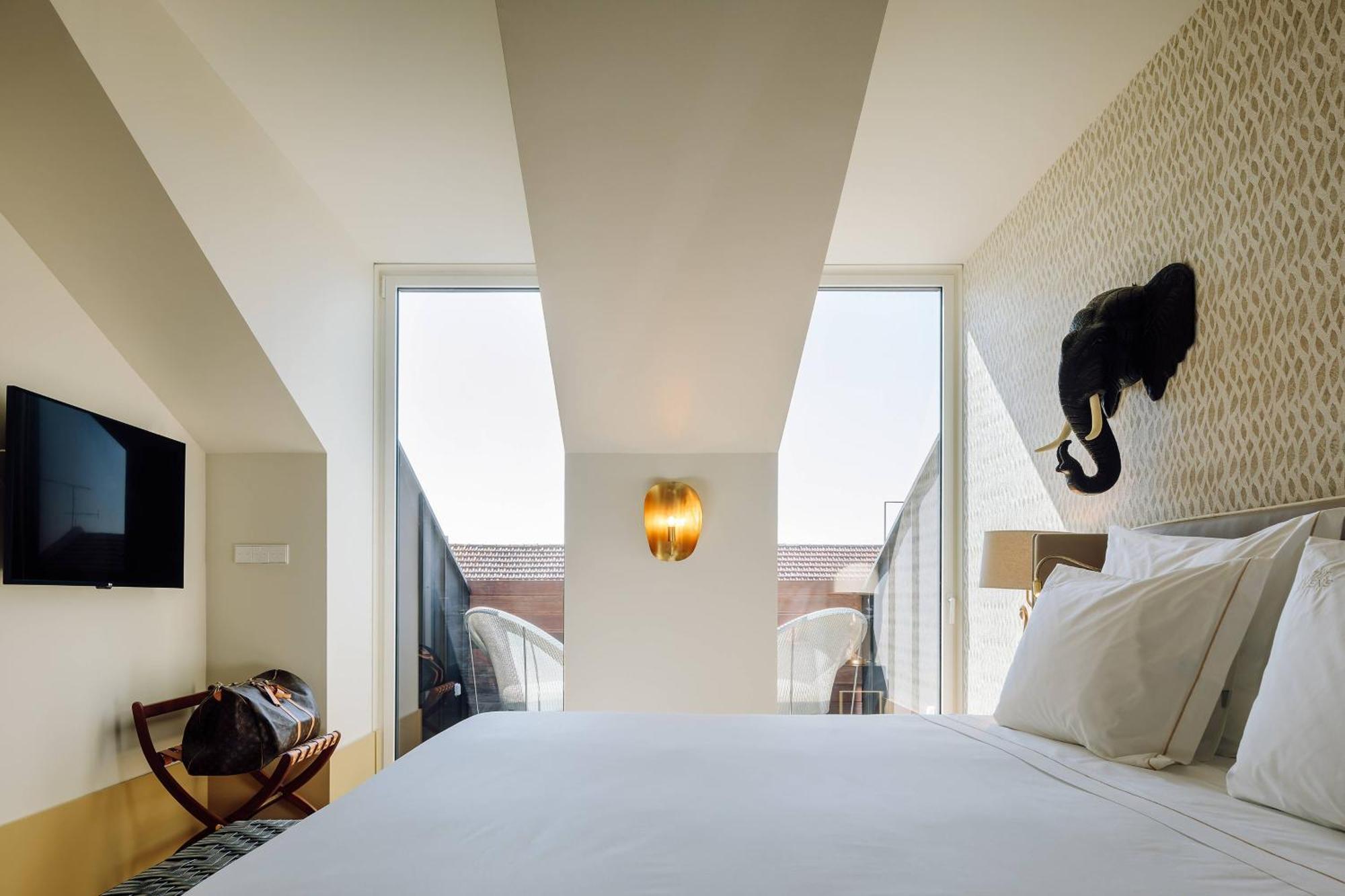 Superior Guest room 1 King Courtyard view
