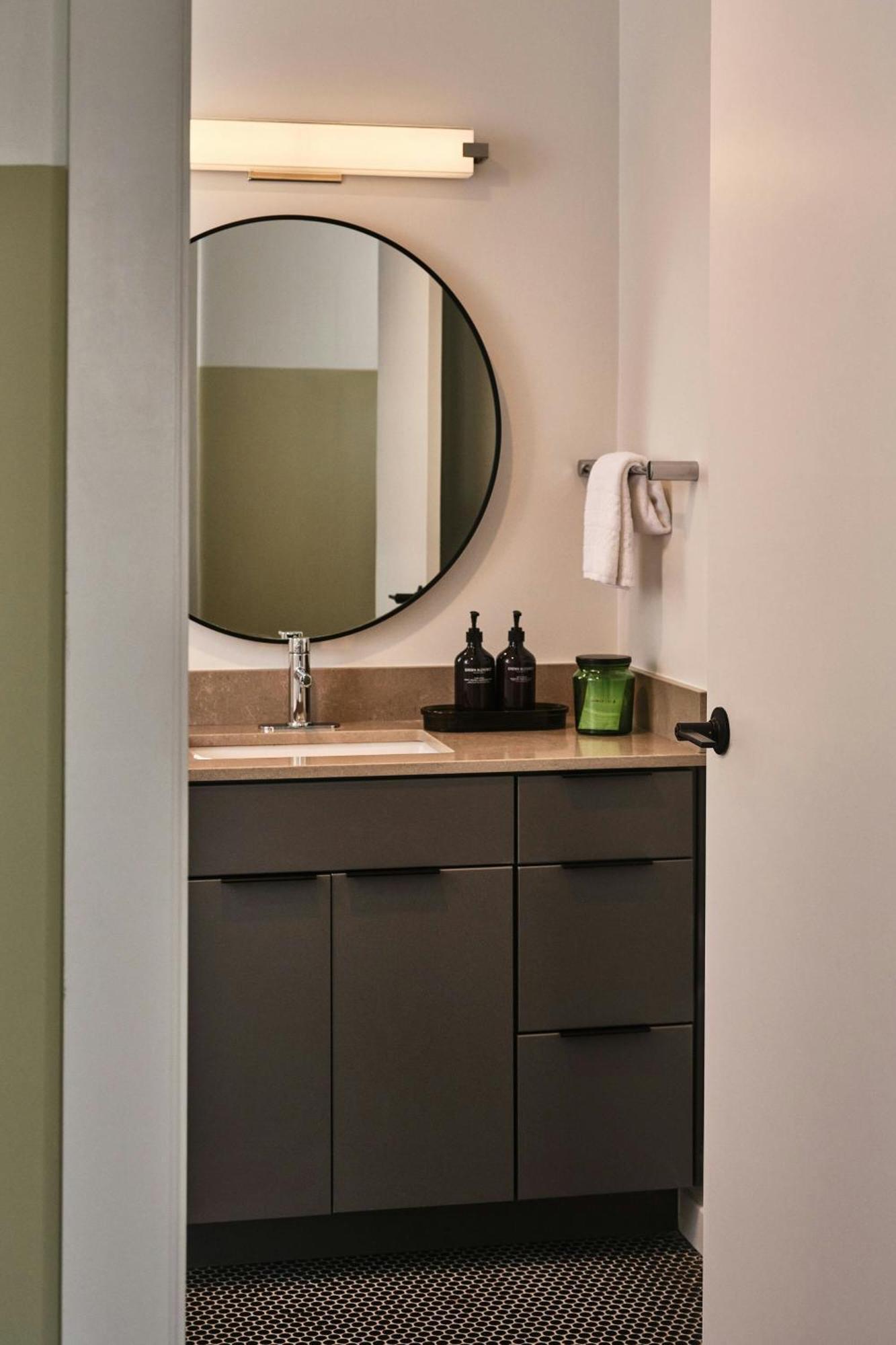 Two-Bedroom Suite,1643430413:JPEG