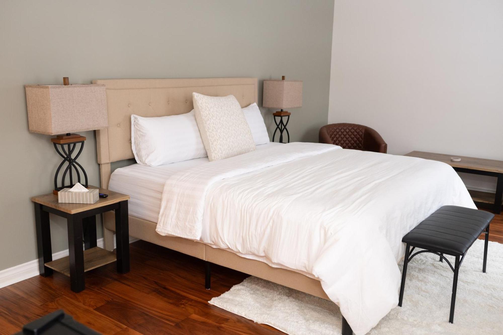 Deluxe King Room