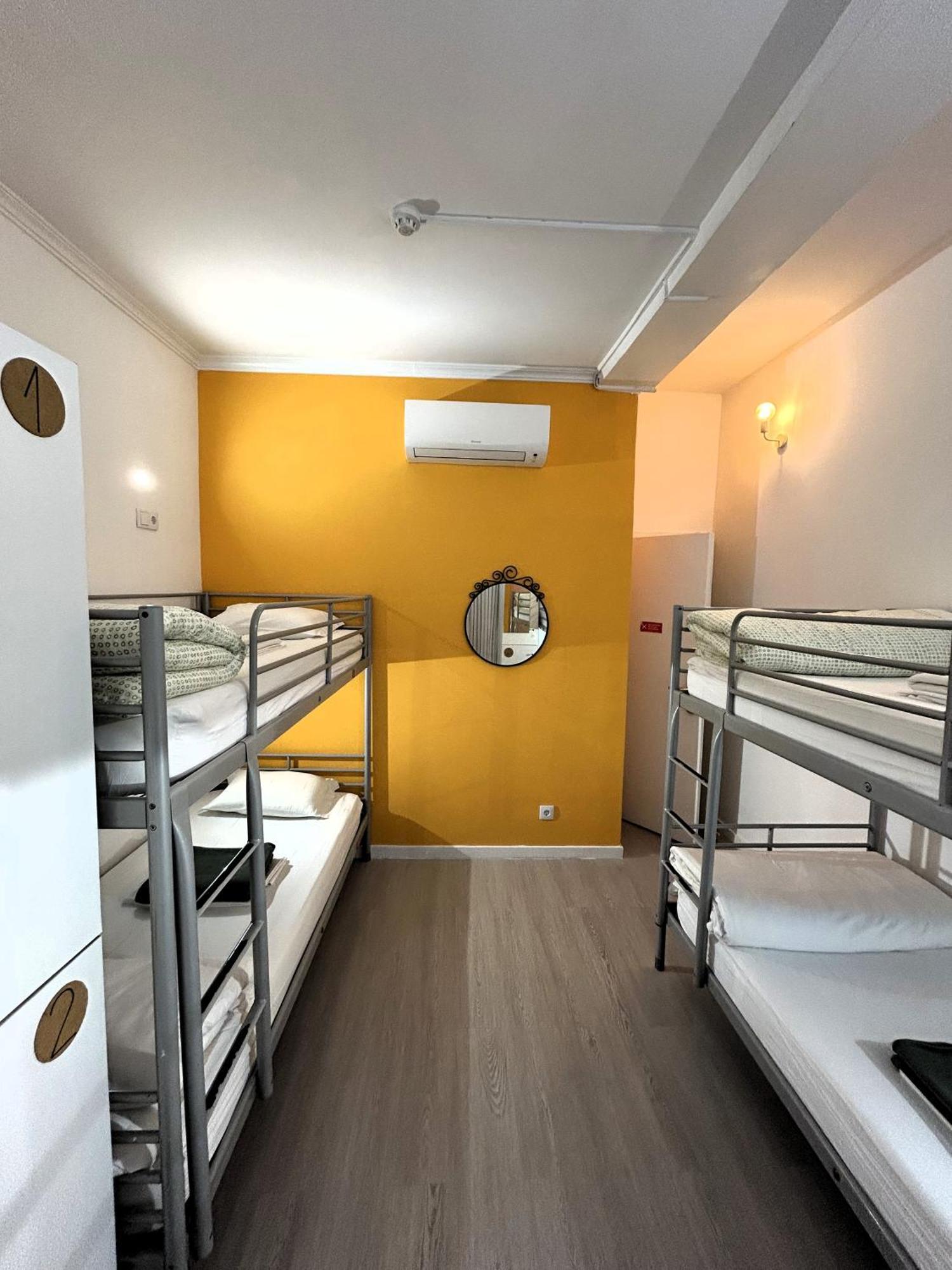 Bed 4-Bed Mixed Dormitory Room