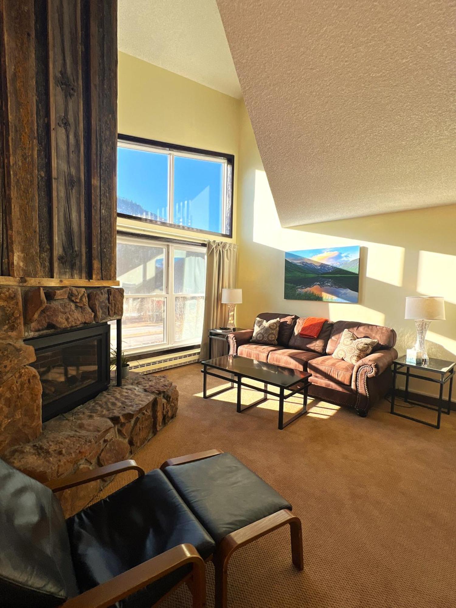 Family Room with Mountain View