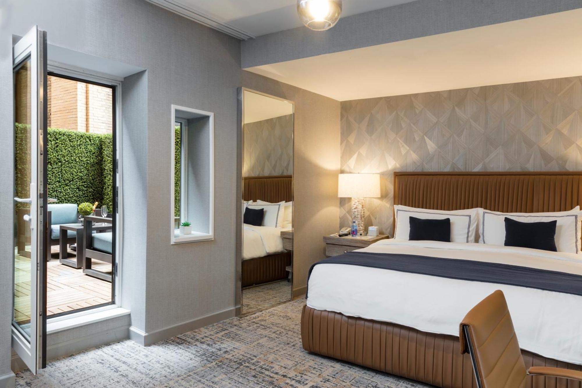Deluxe King Room Terrace