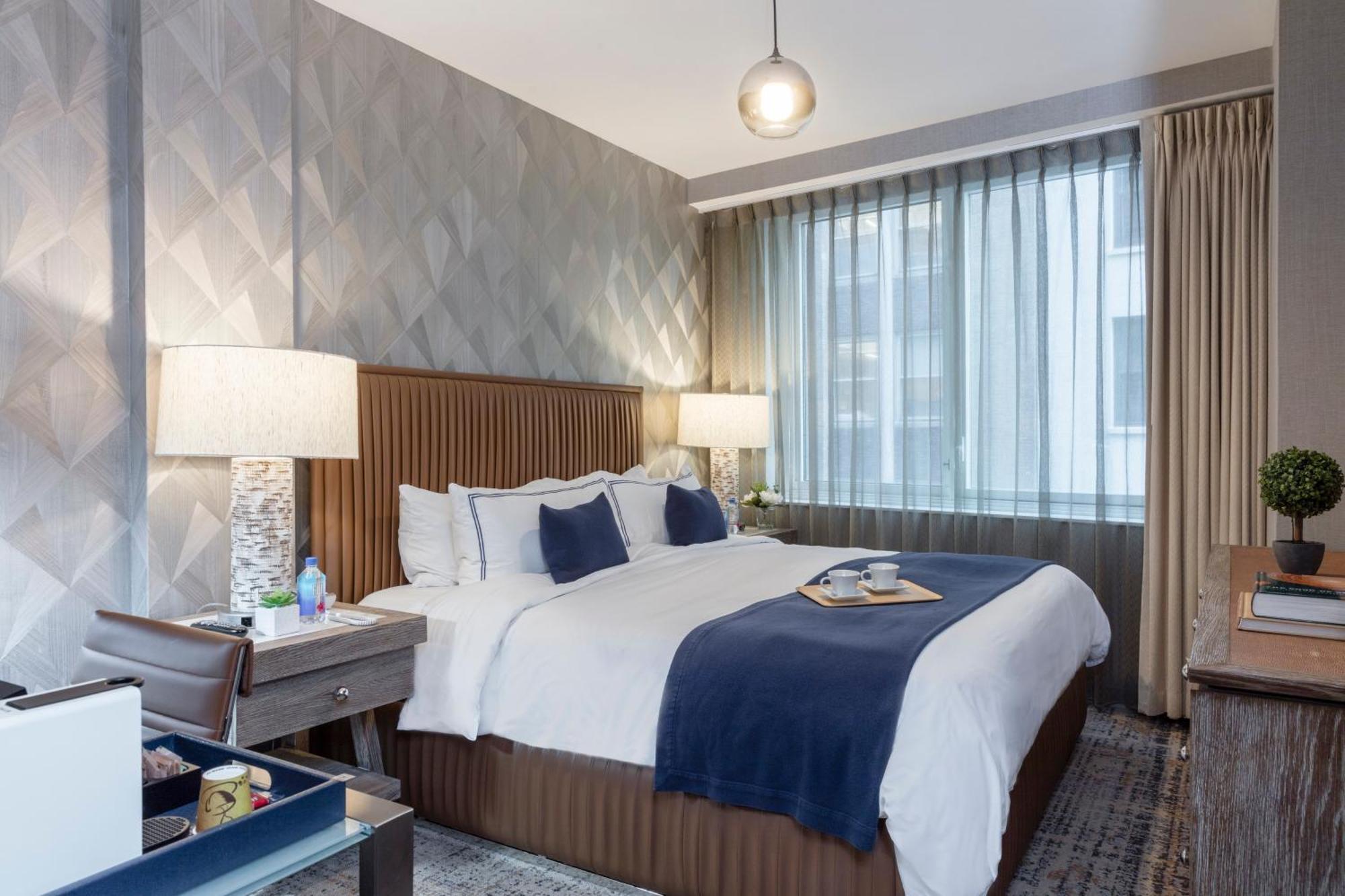 Premier King Room Accessible
