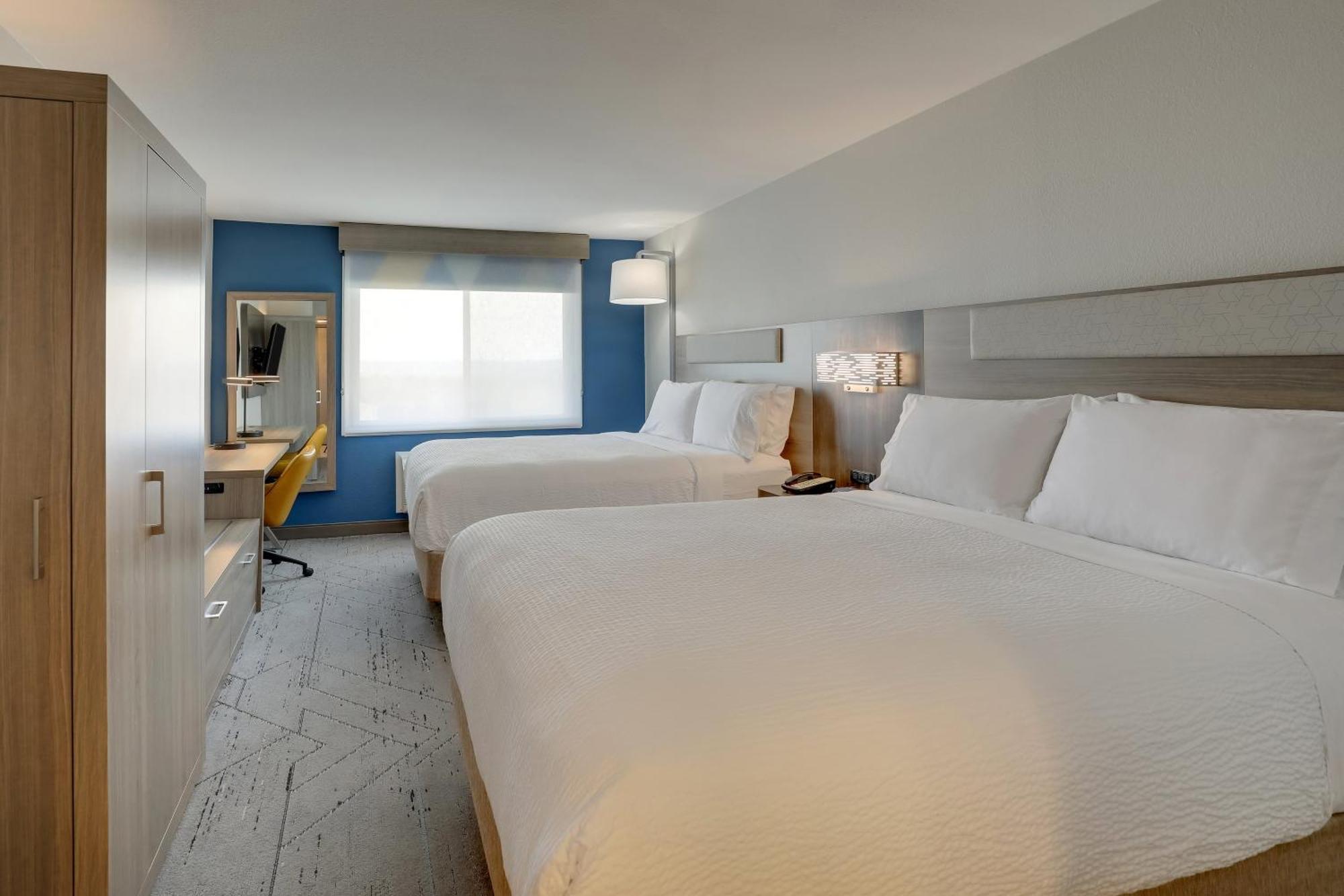 Queen Room with Two Queen Beds - Hearing Accessible/Non-Smoking
