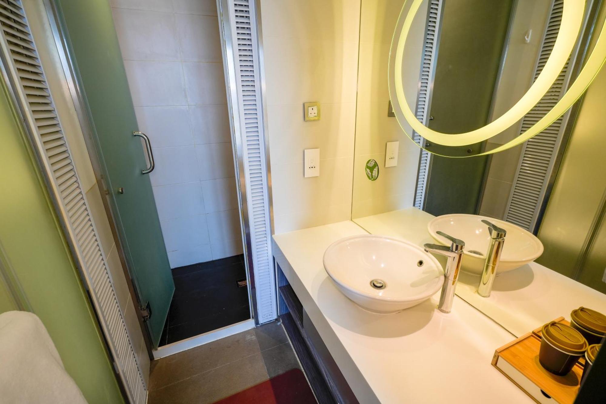 Deluxe Double or Twin Room with Balcony