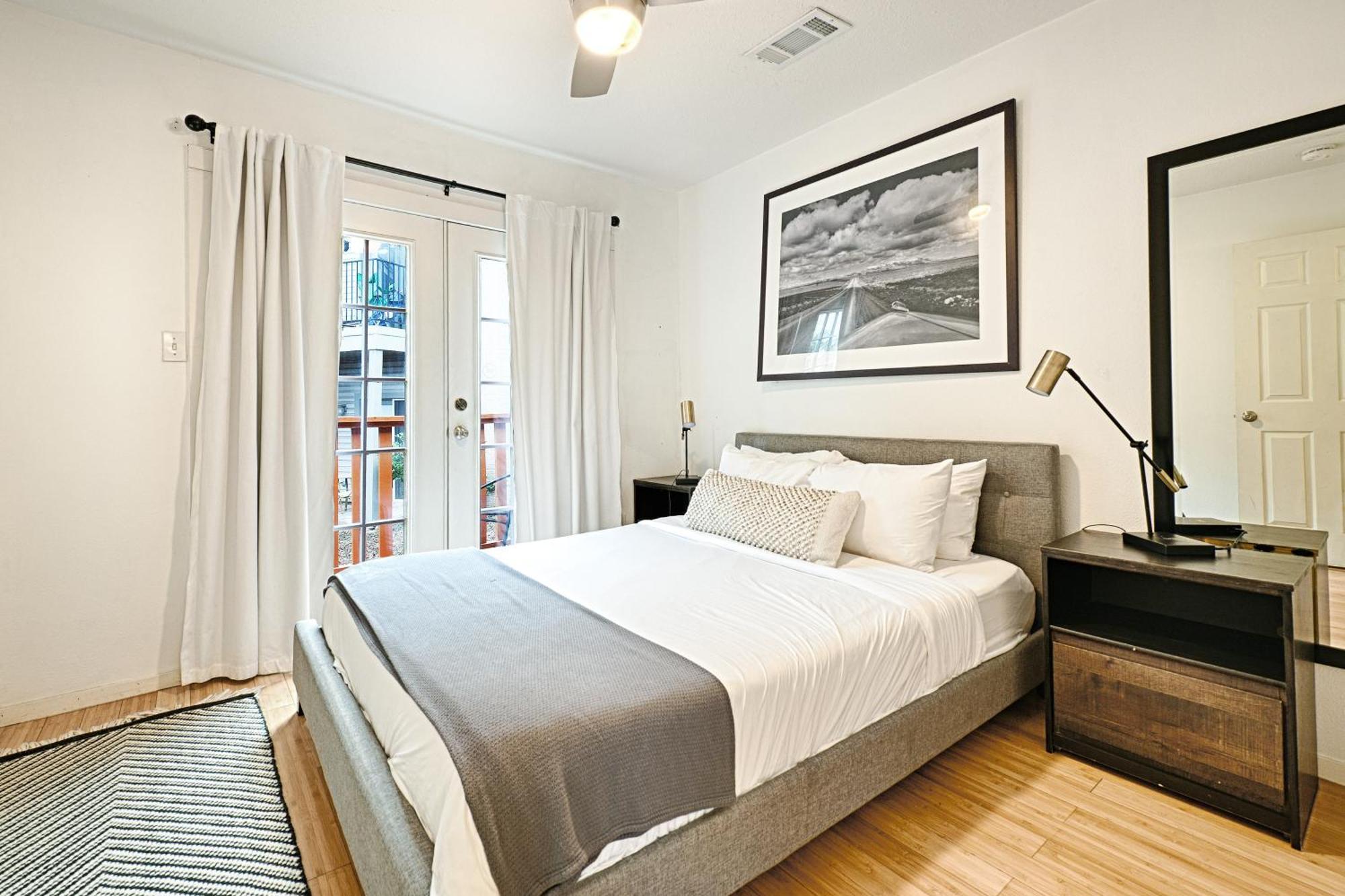 King Studio with Sofa Bed