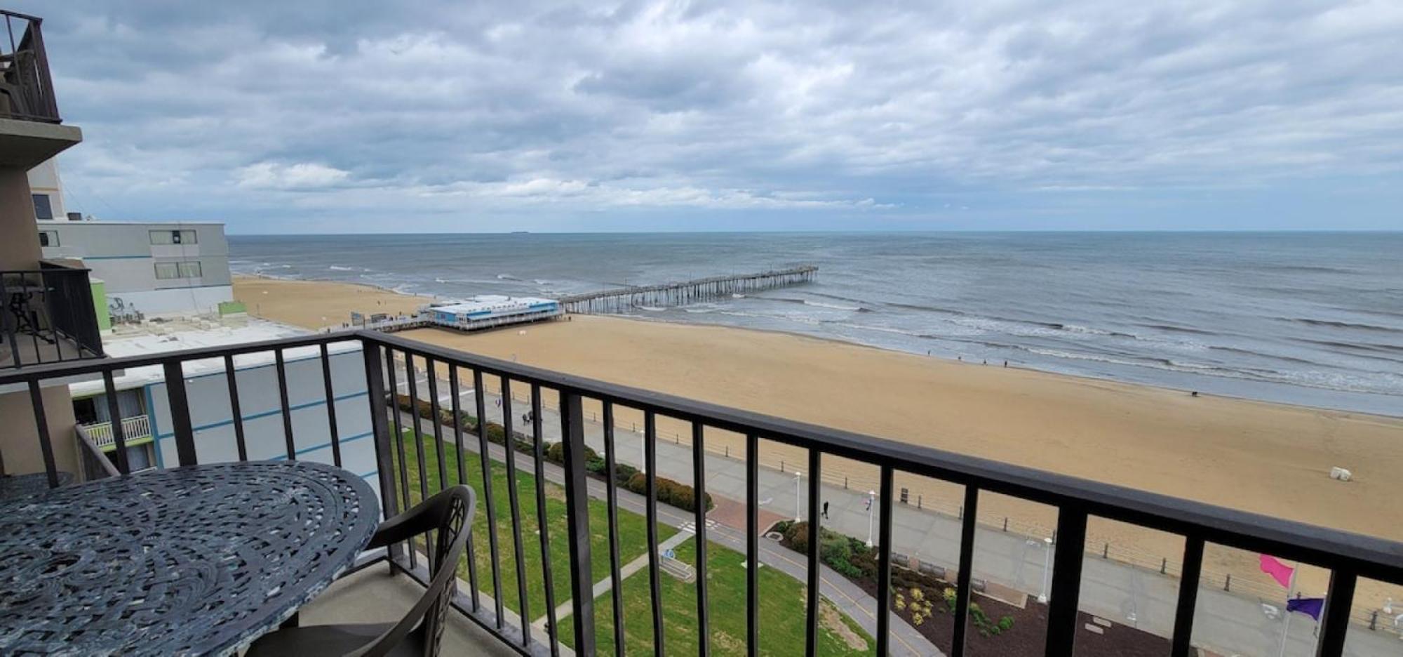 Two-Bedroom Apartment with Balcony and Ocean View
