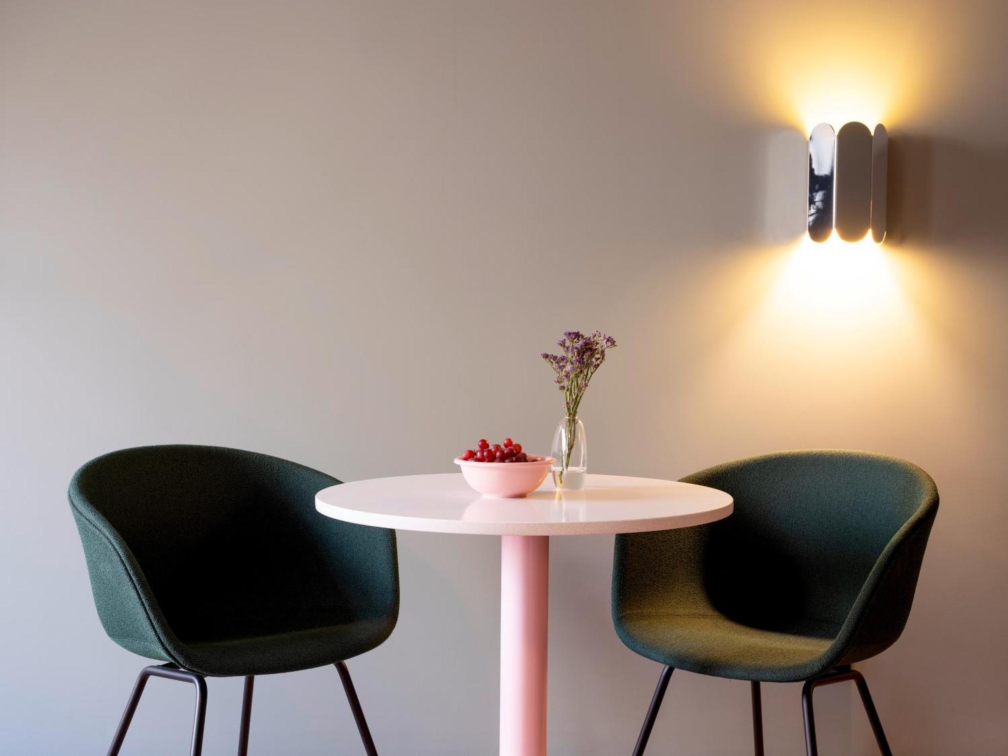 Extra Large Studio Kitchenette