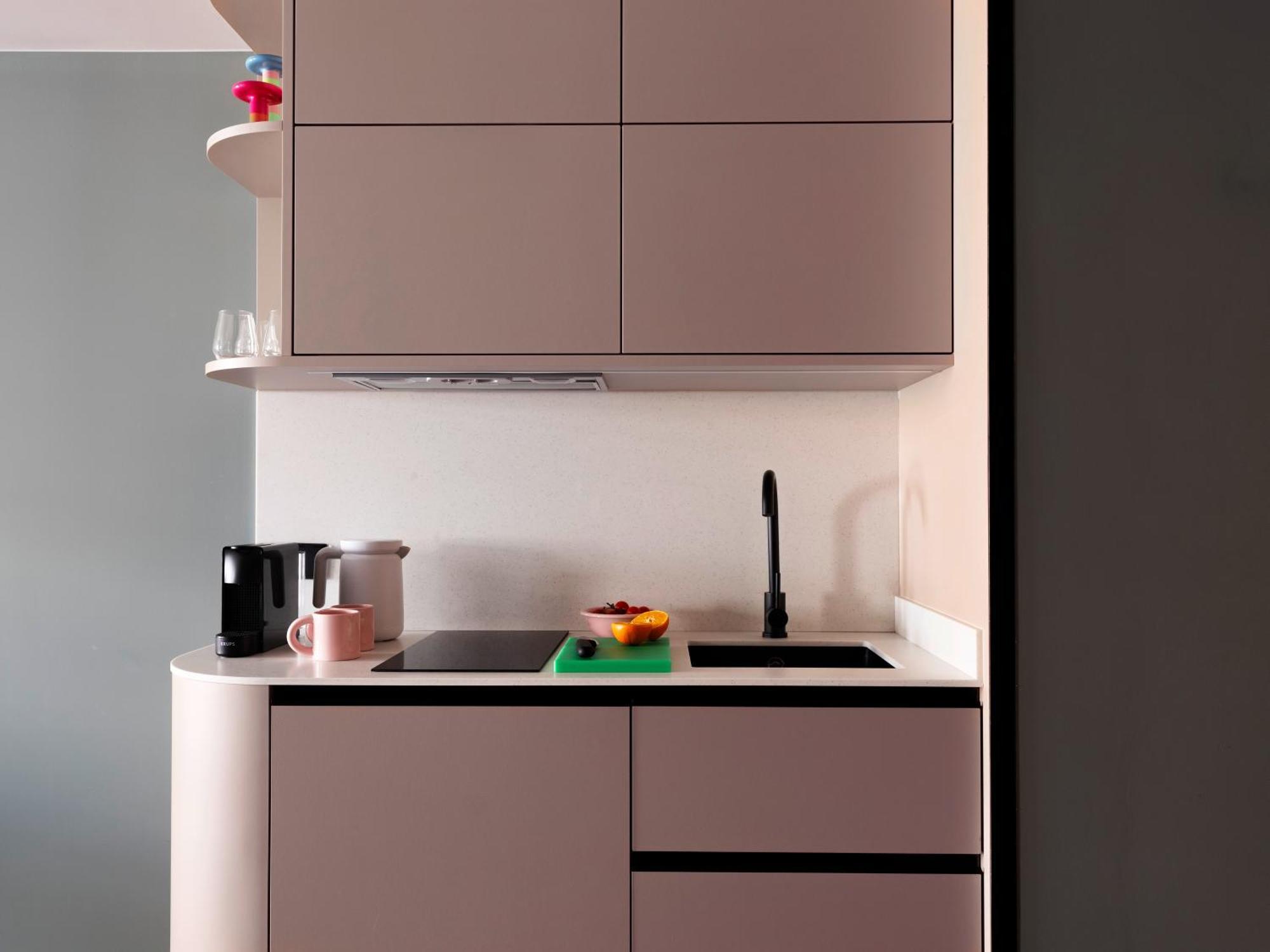 Extra Large Studio Kitchenette