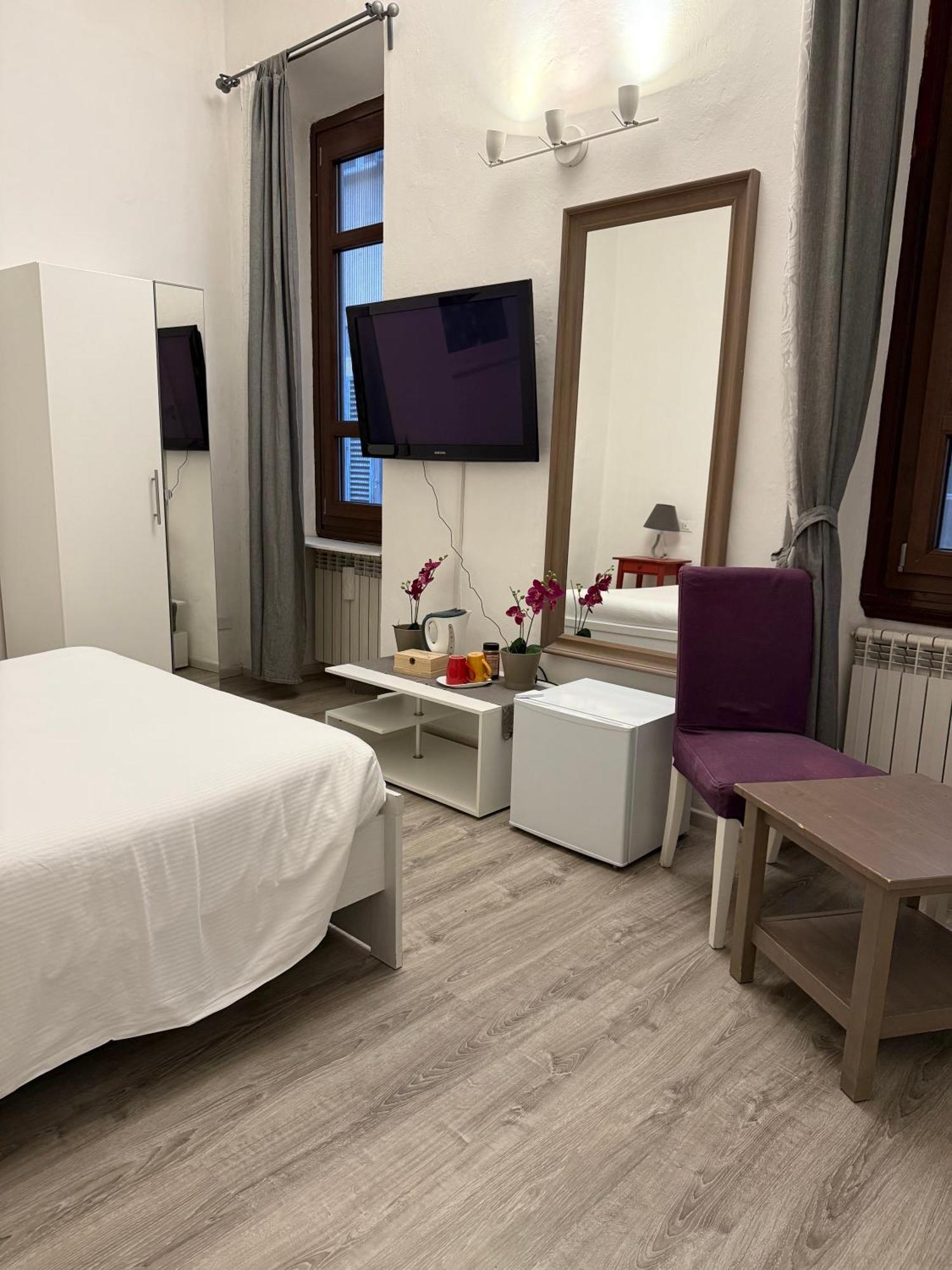 Superior Double Room Private Bathroom