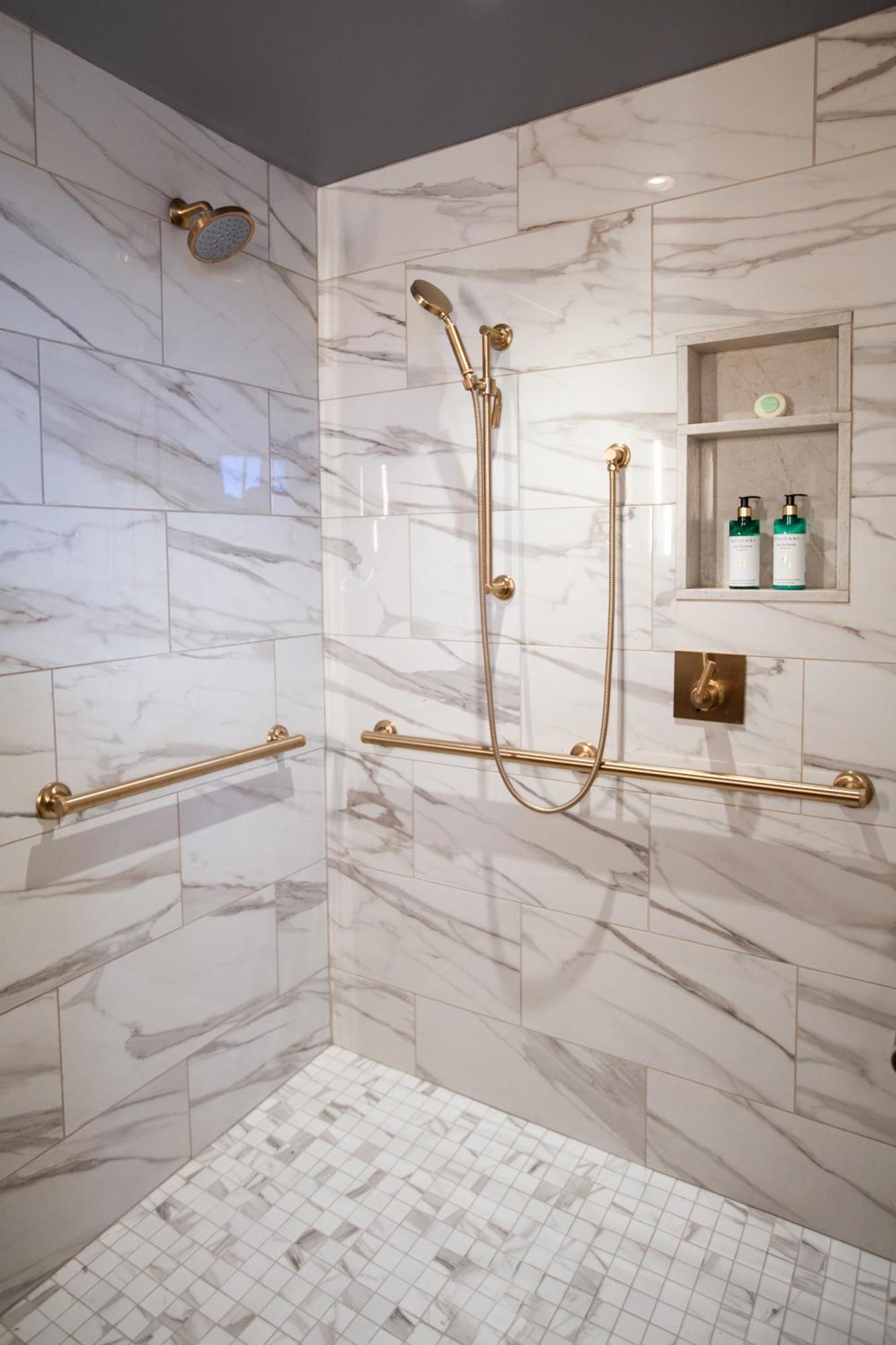 King Room with Roll-In Shower - Disability Access