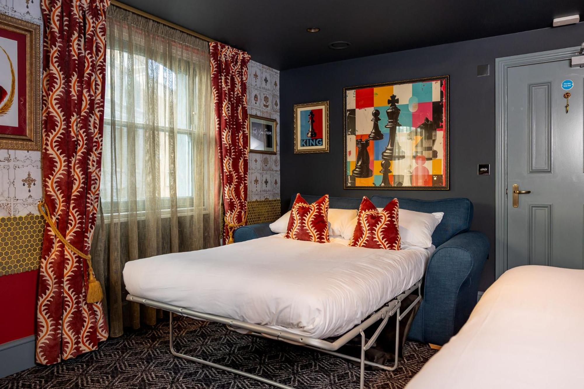 Deluxe Family Room
